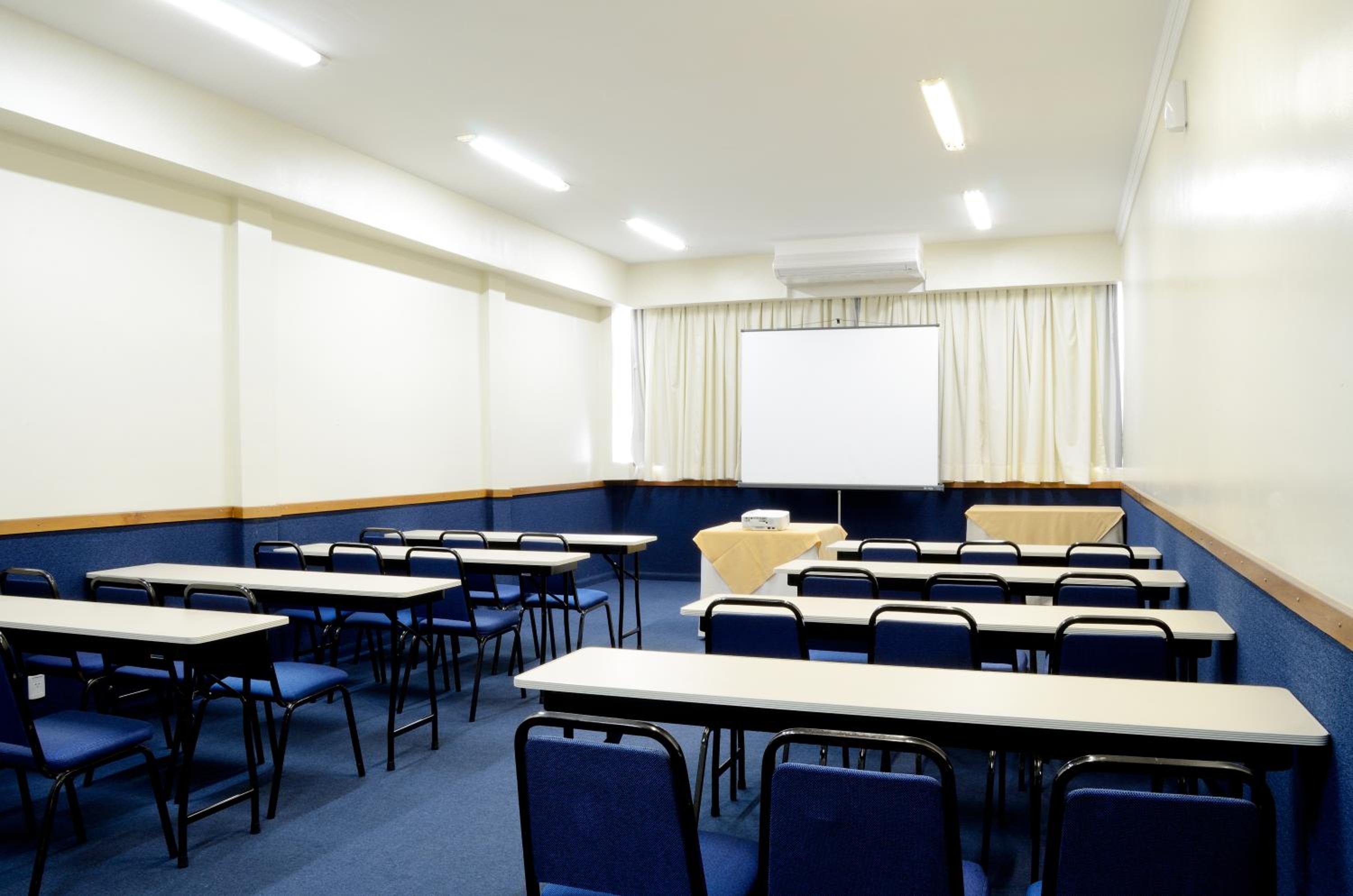 Hotel Coral Trade Hotel - Image 1