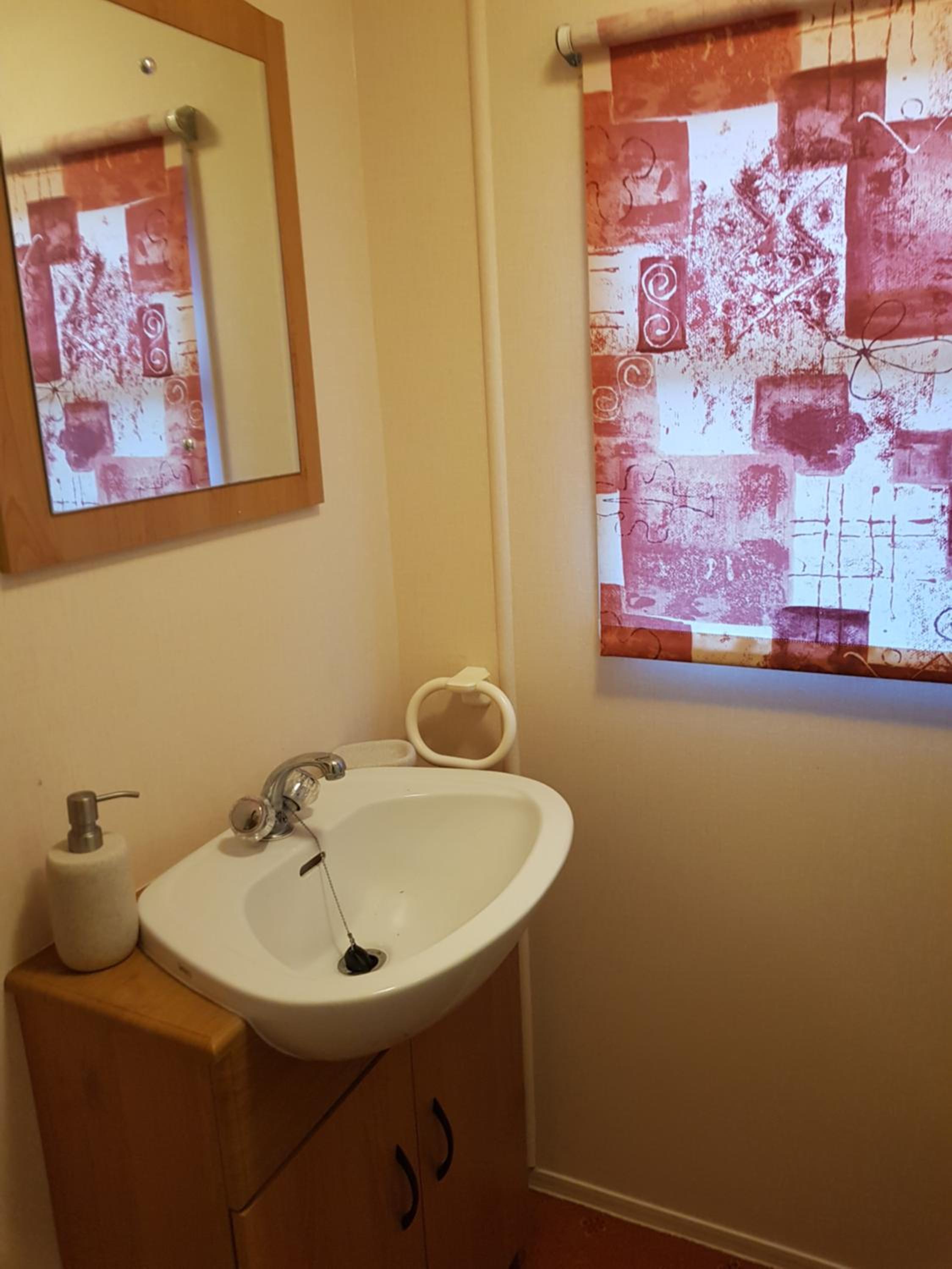the jackdaw pub SELF CATERING STATIC CARAVAN free breakfast supplied, photo 97