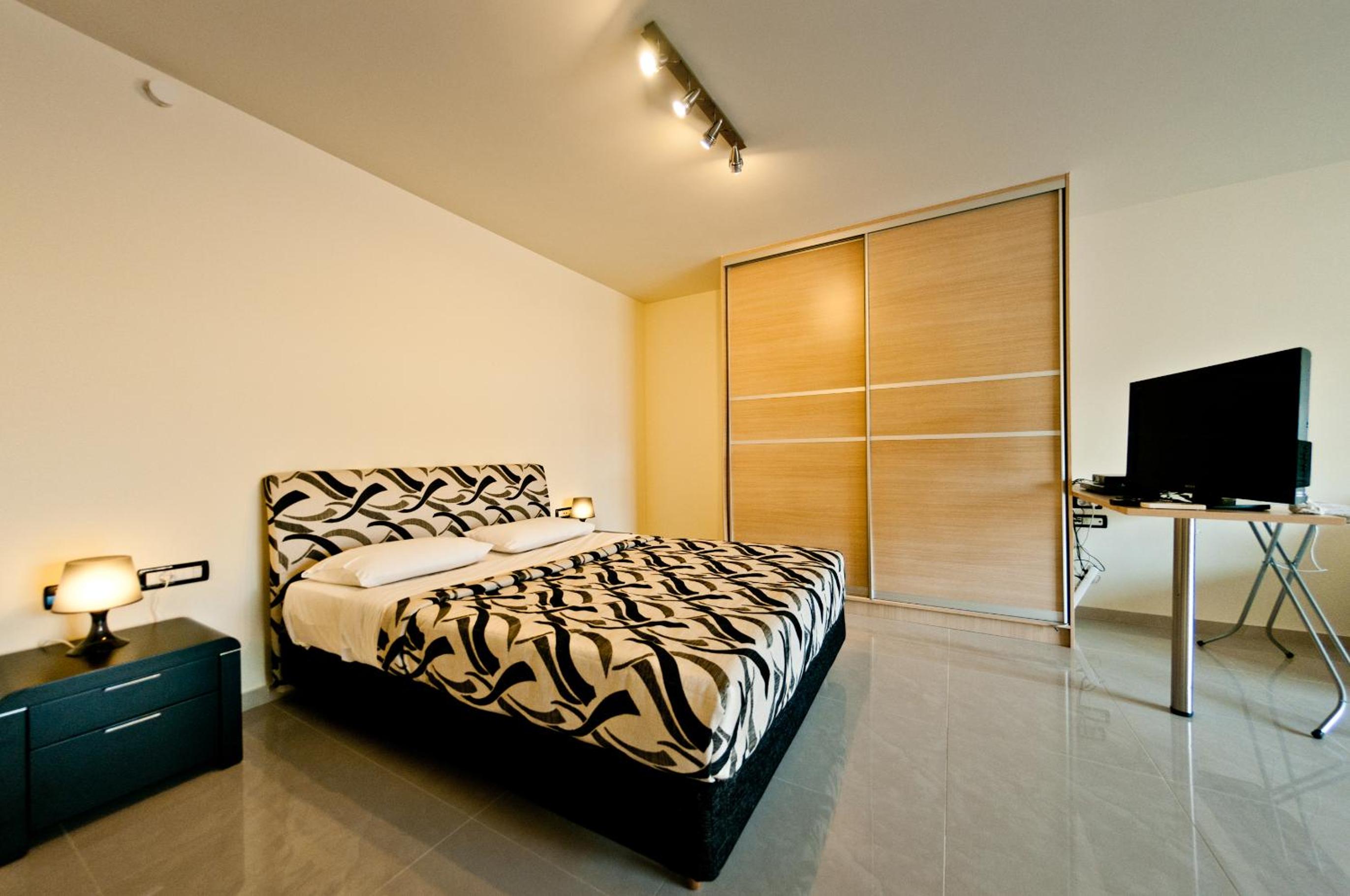Villa St. Nicolas & Theano view 5