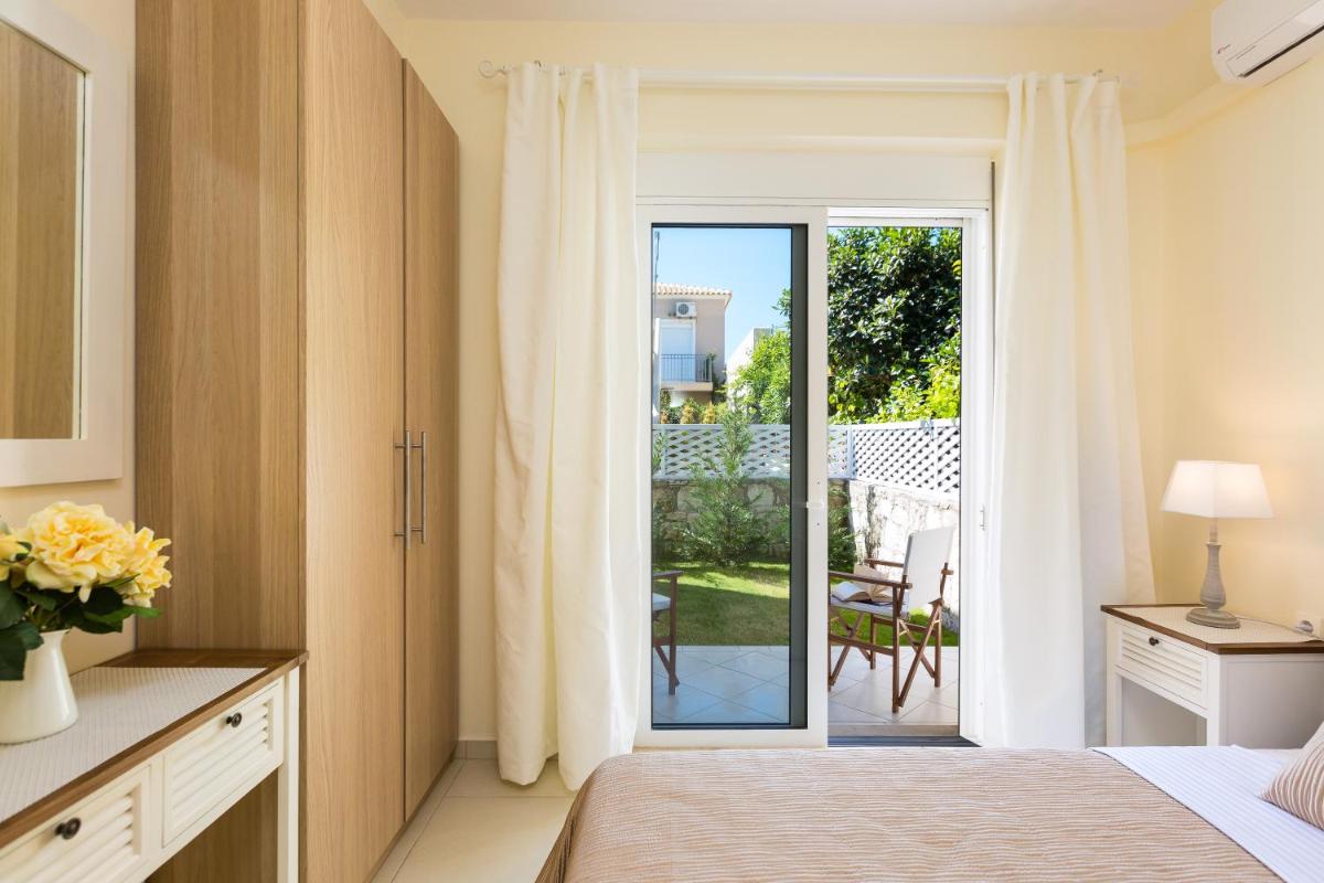 Seafront Villa Estia photo 3