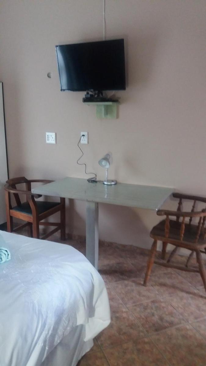 Allen Grove Self Catering view 4