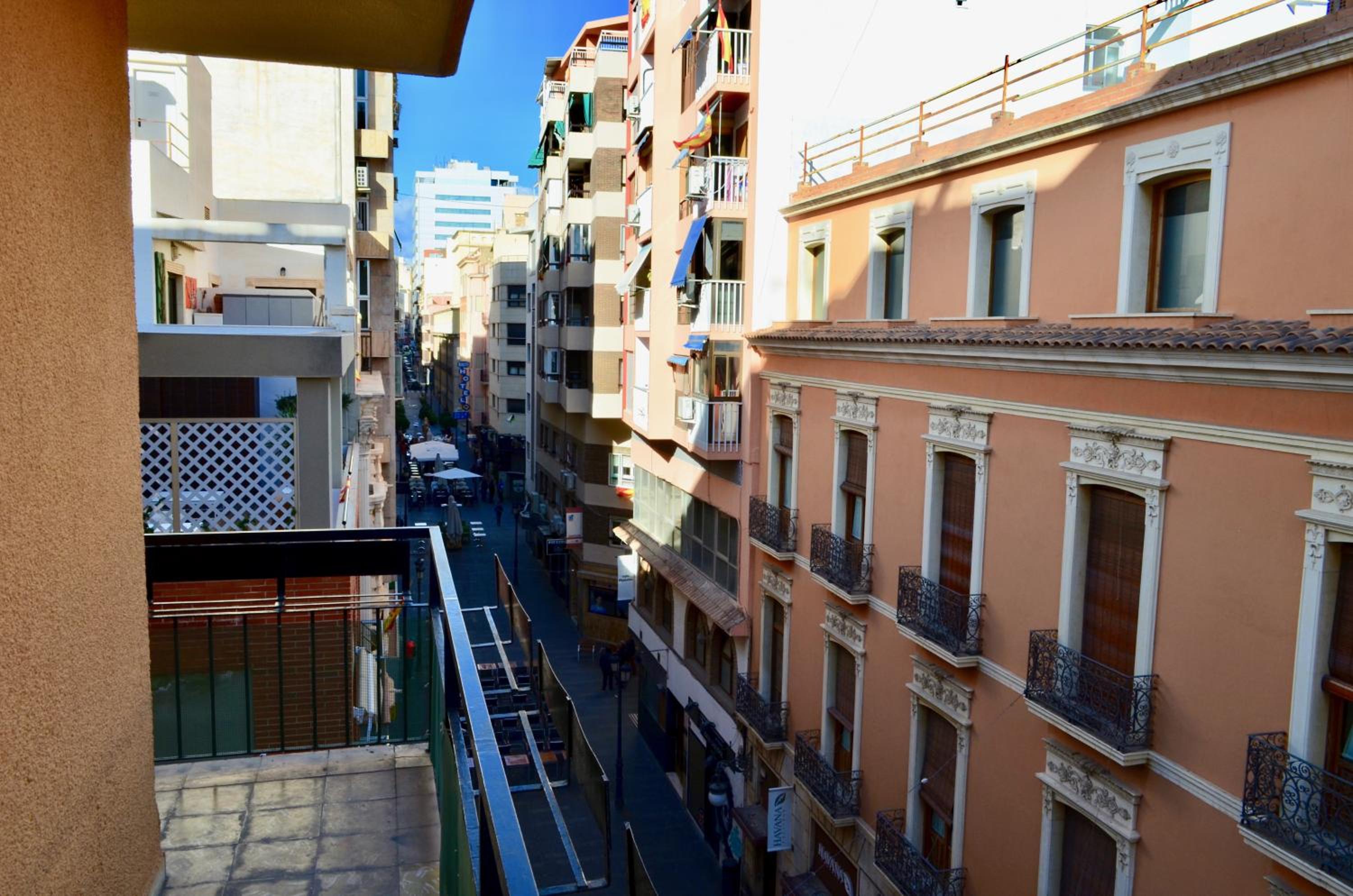 Attractive City Center Apartment view 4