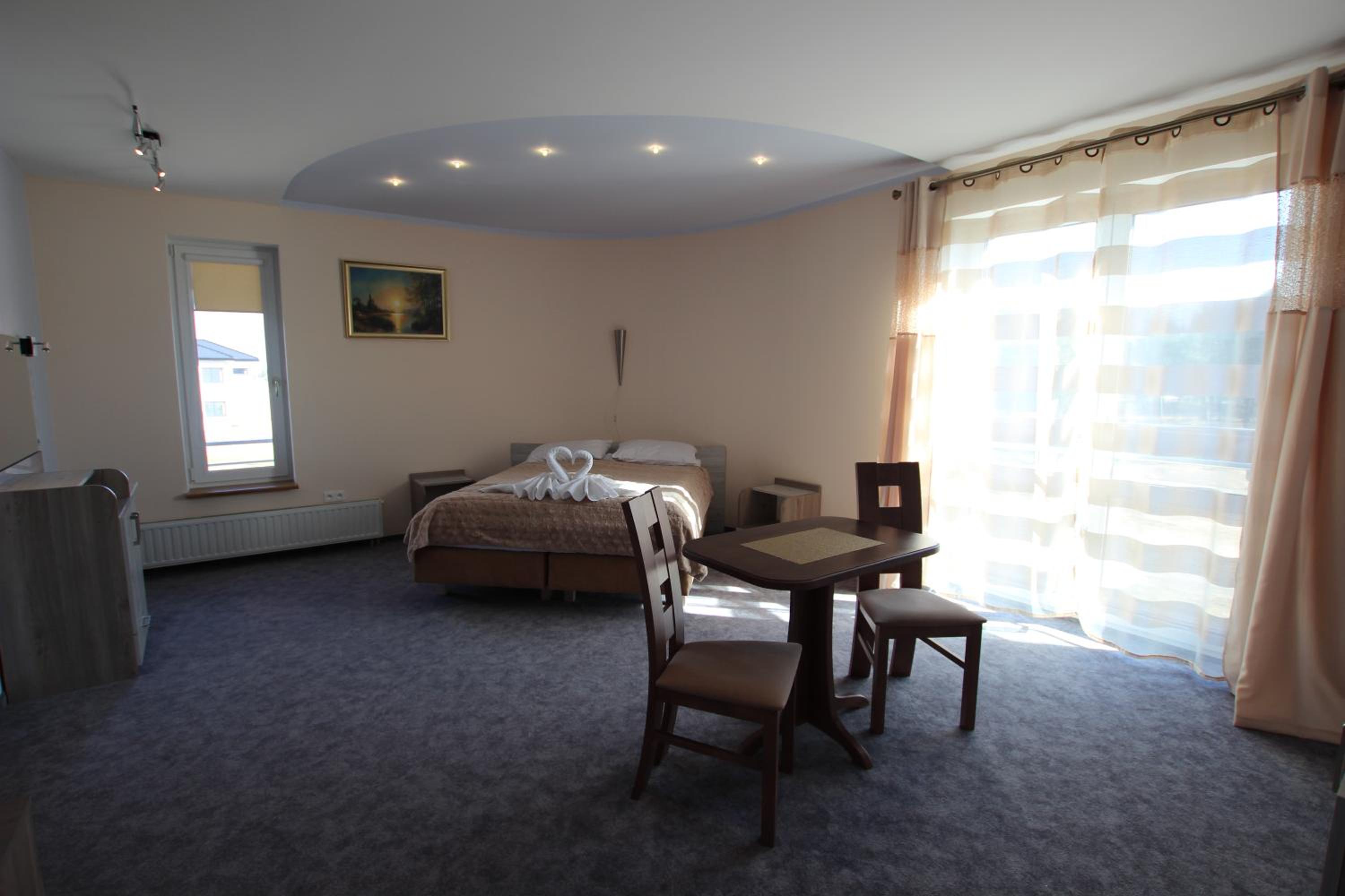 Resident Rene USTKA, photo 79