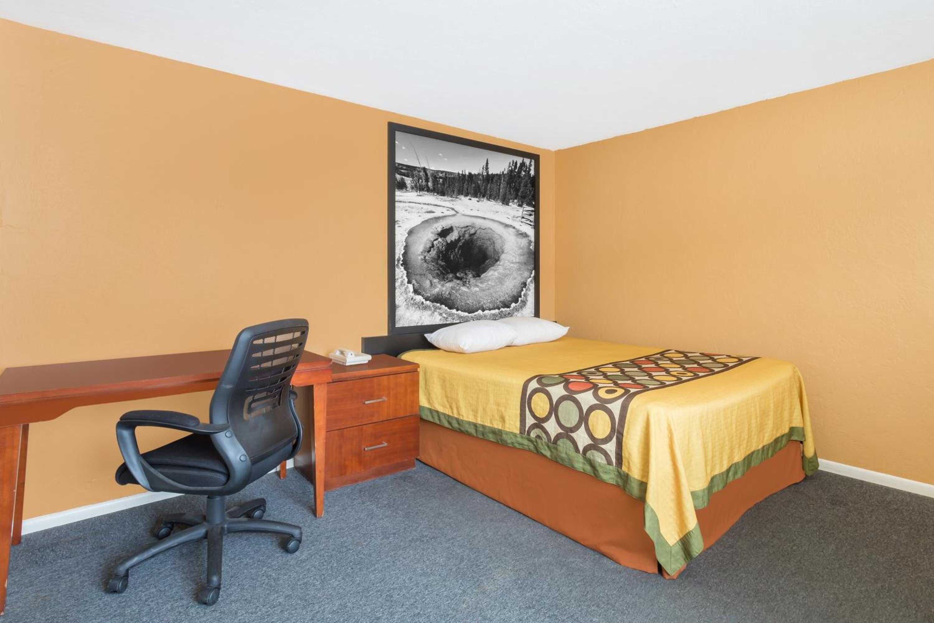 Super 8 by Wyndham Diamondville Kemmerer