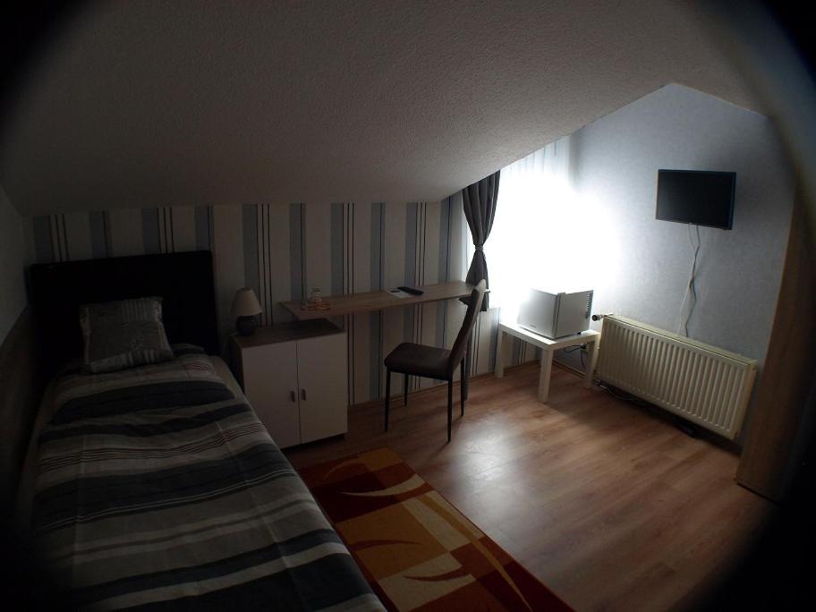 Photo 9