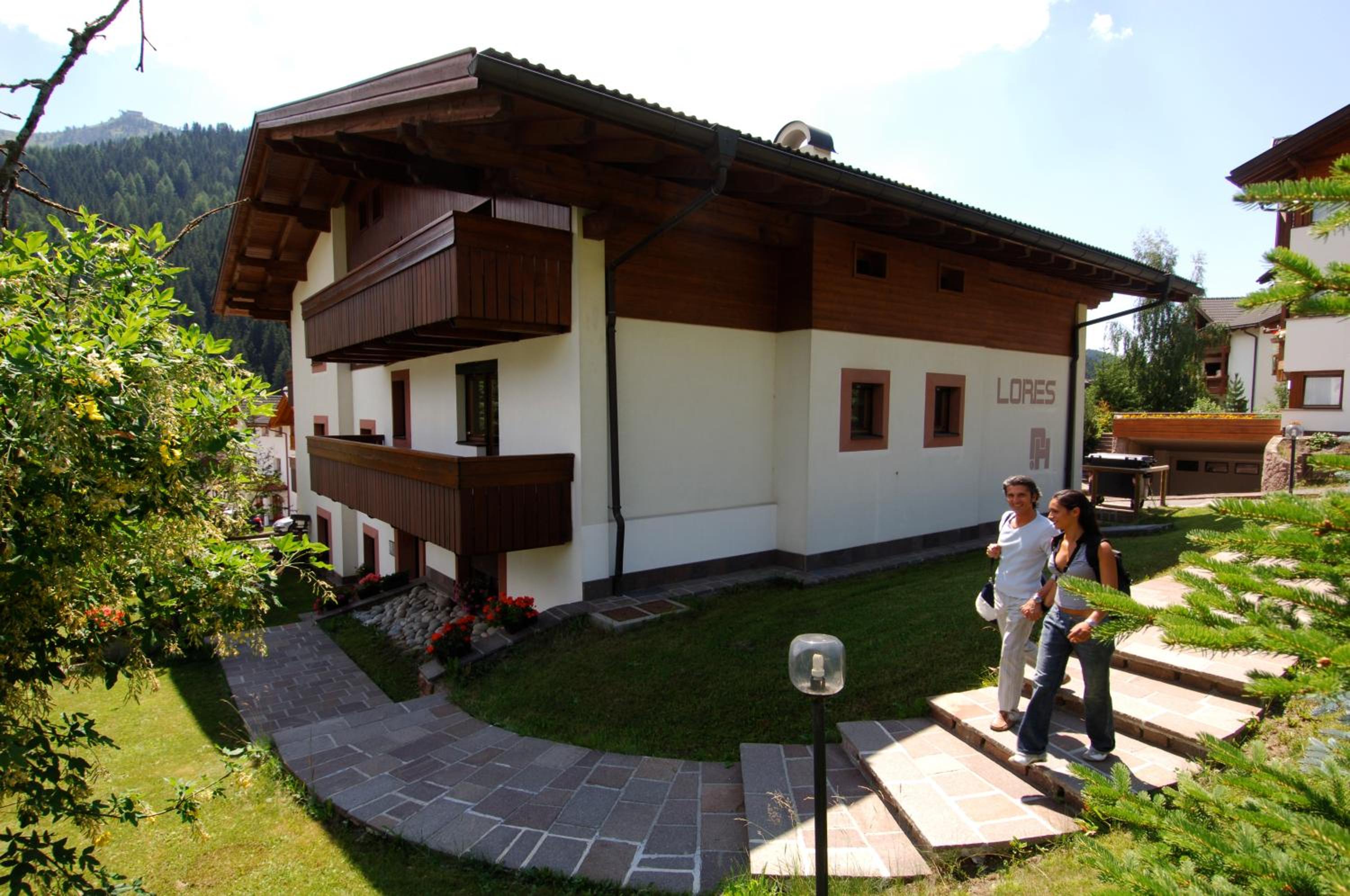Apartments Lores