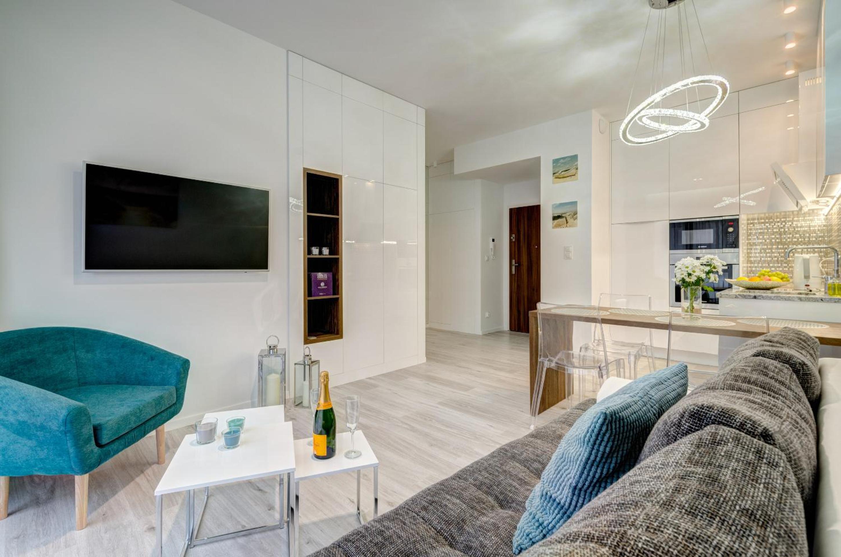 Live & Travel Apartments Number 1