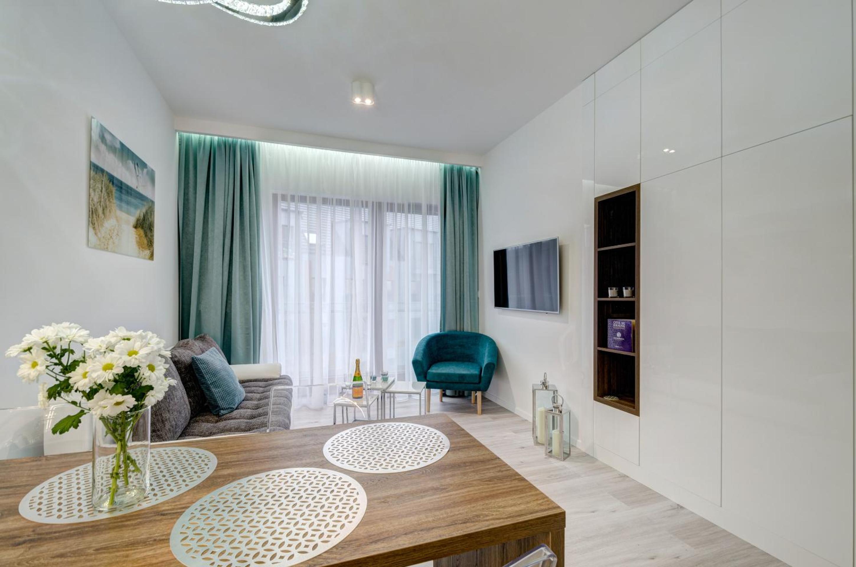 Live & Travel Apartments Number 1