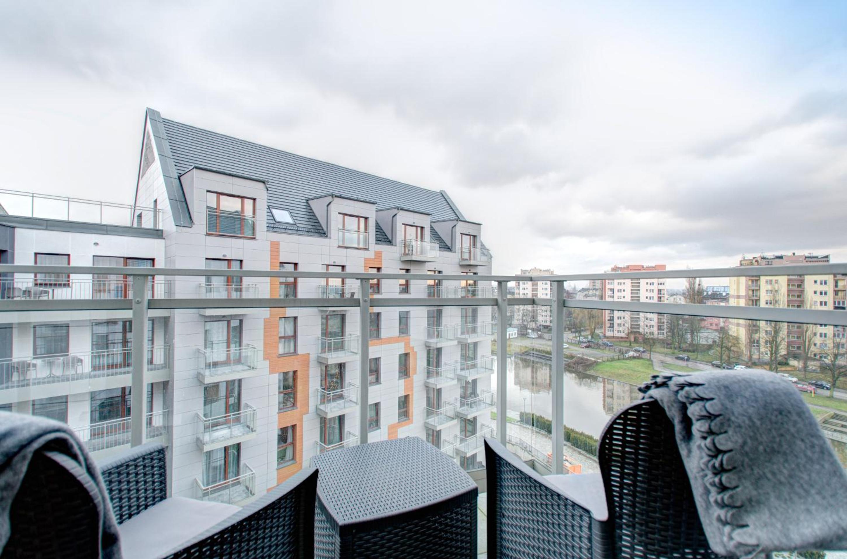 Live & Travel Apartments Number 1
