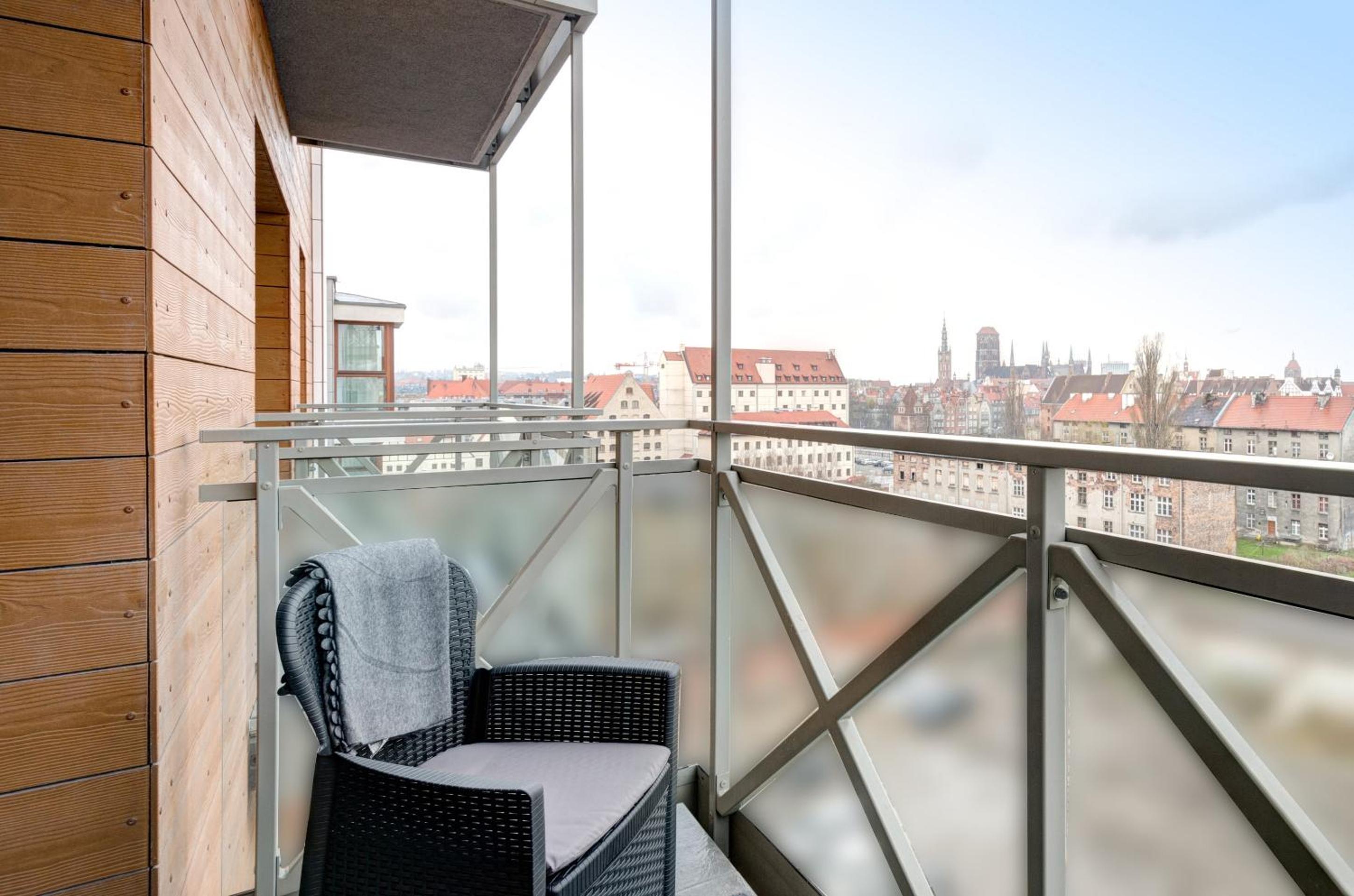 Live & Travel Apartments Number 1