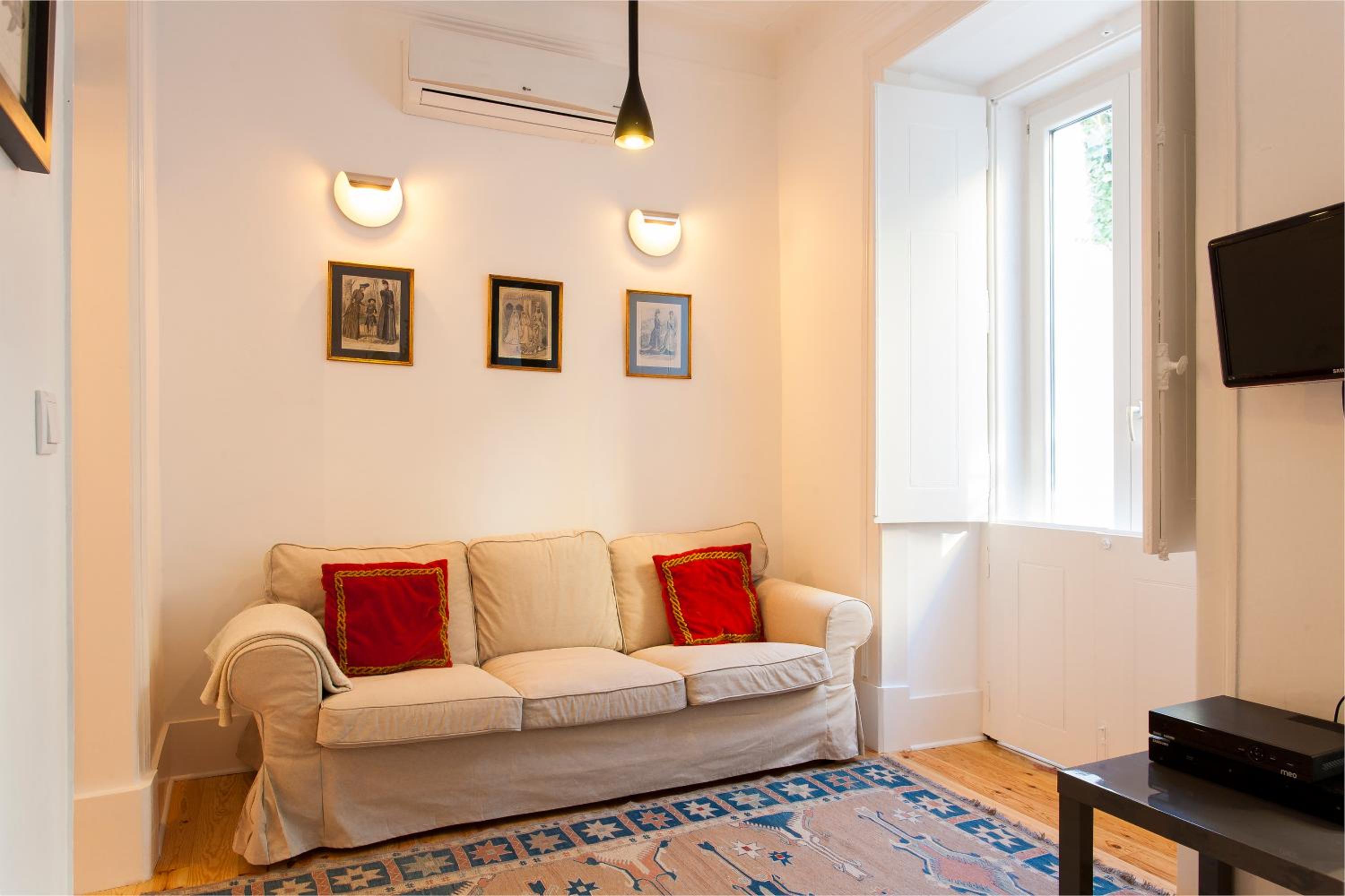 Principe Real Patio House view 3