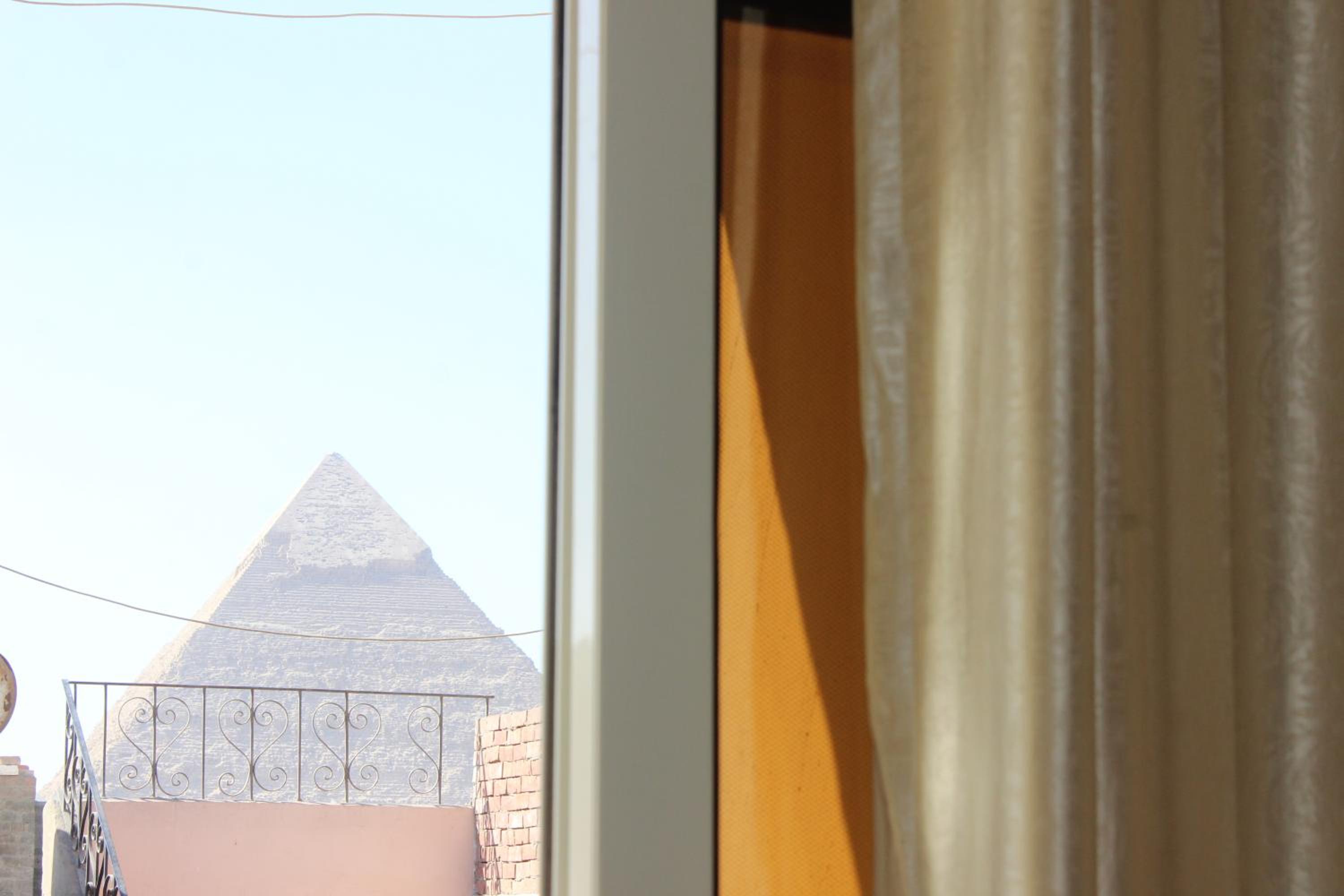 Royal Pyramids Inn