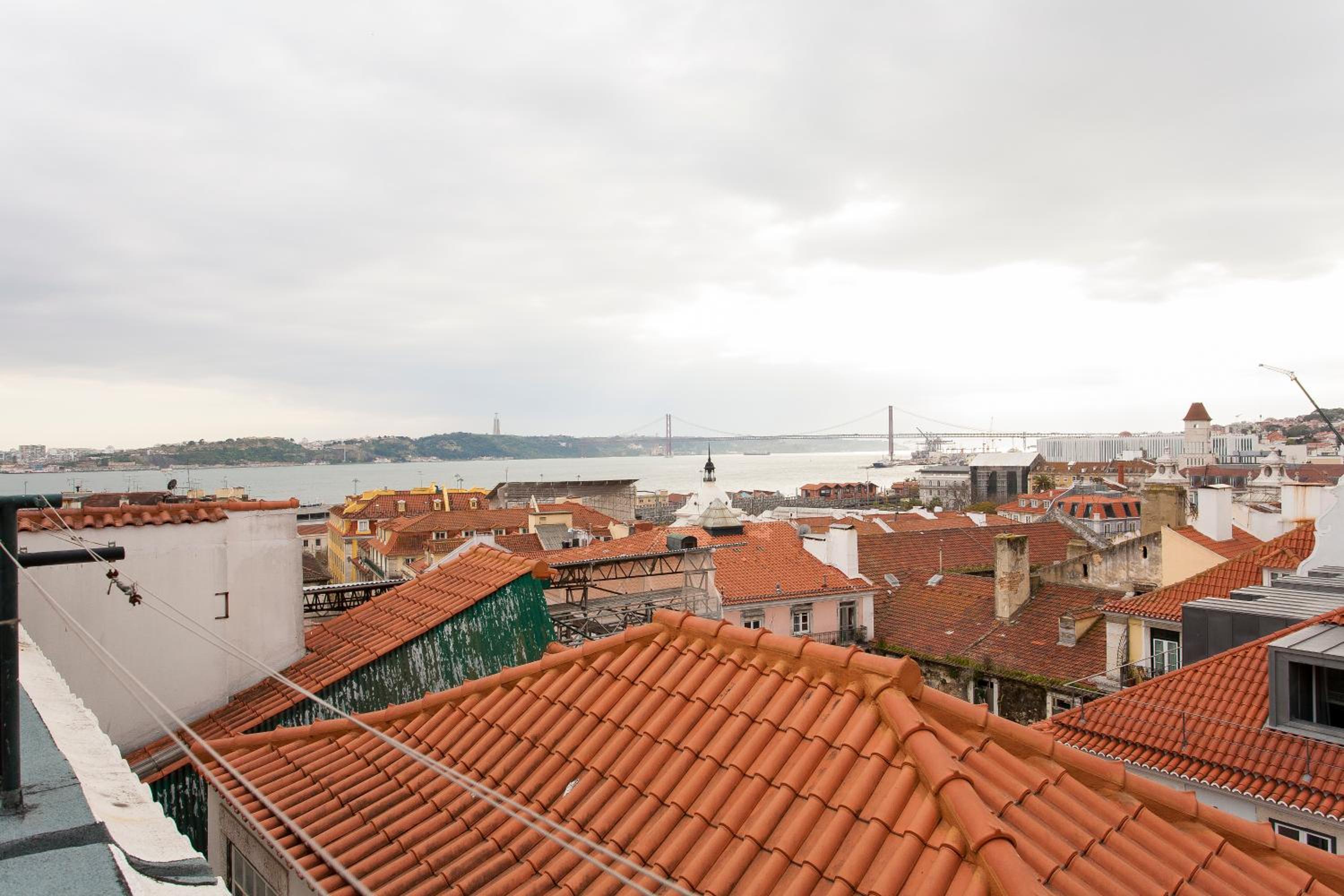 bairro alto-chiado 2 bdr beautifull view view 3