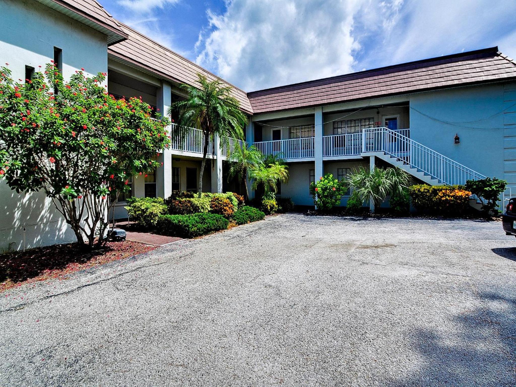 Island Flat 103
