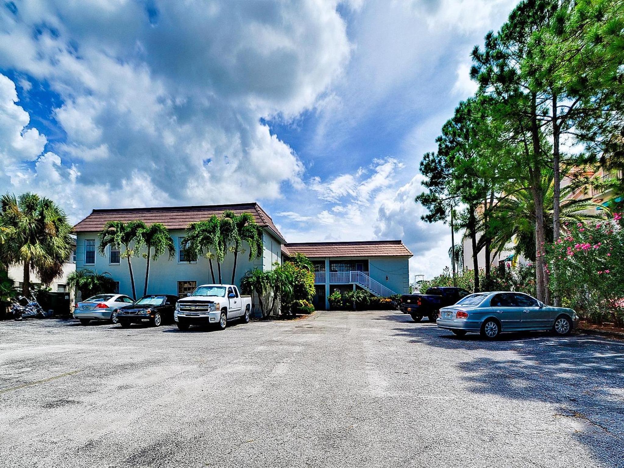 Island Flat 103