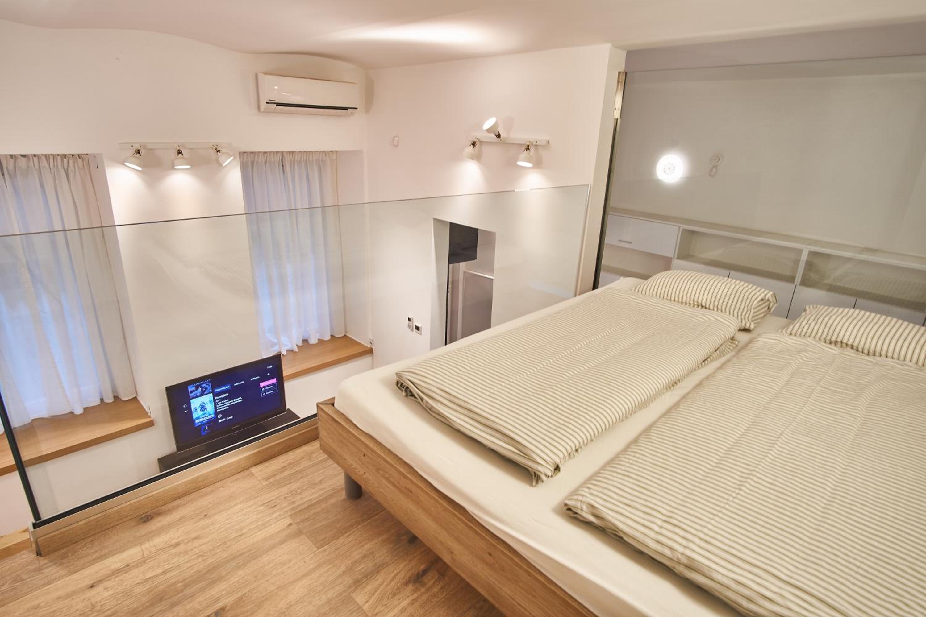 V27 Apartment | hostAID view 2