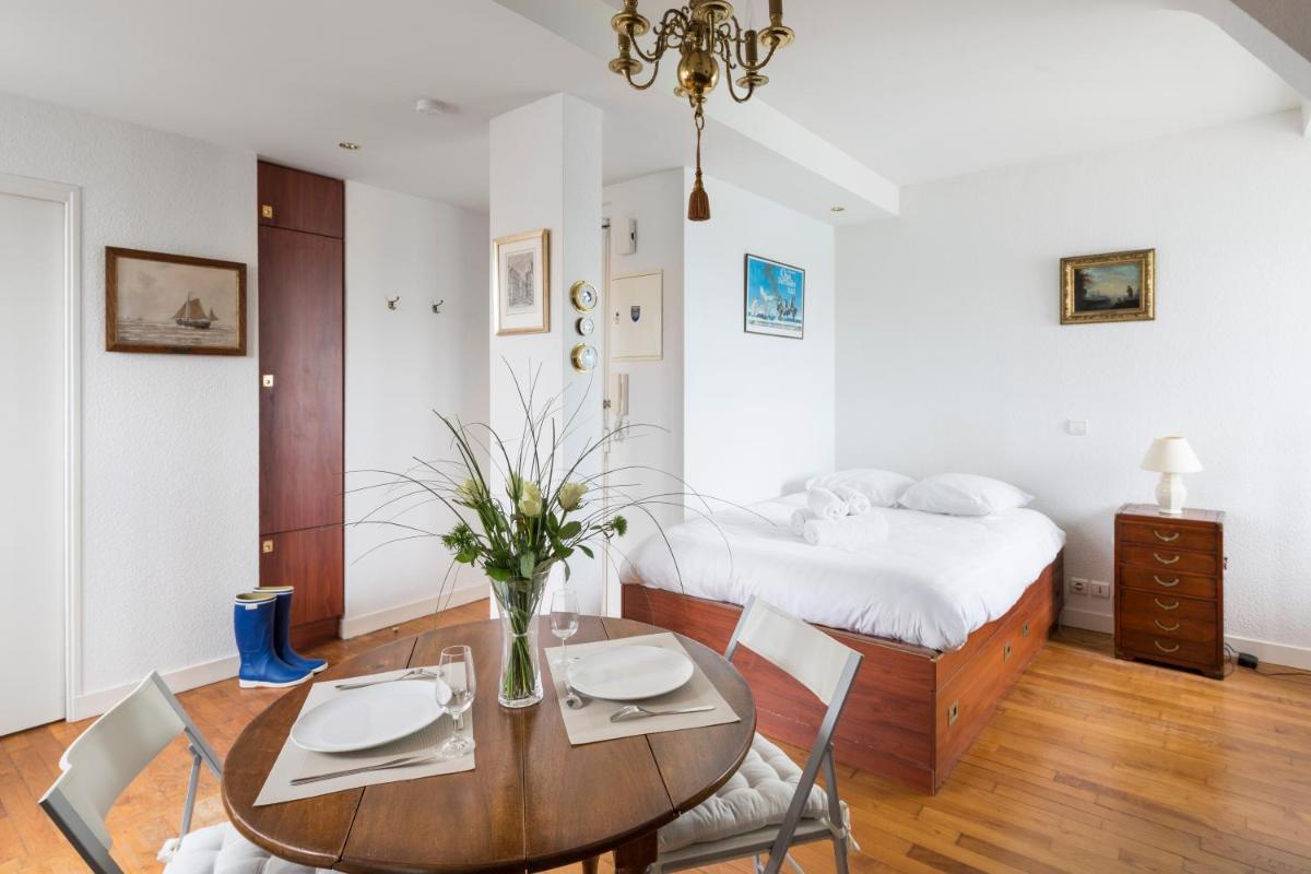 Le Chateaubriand by Cocoonr