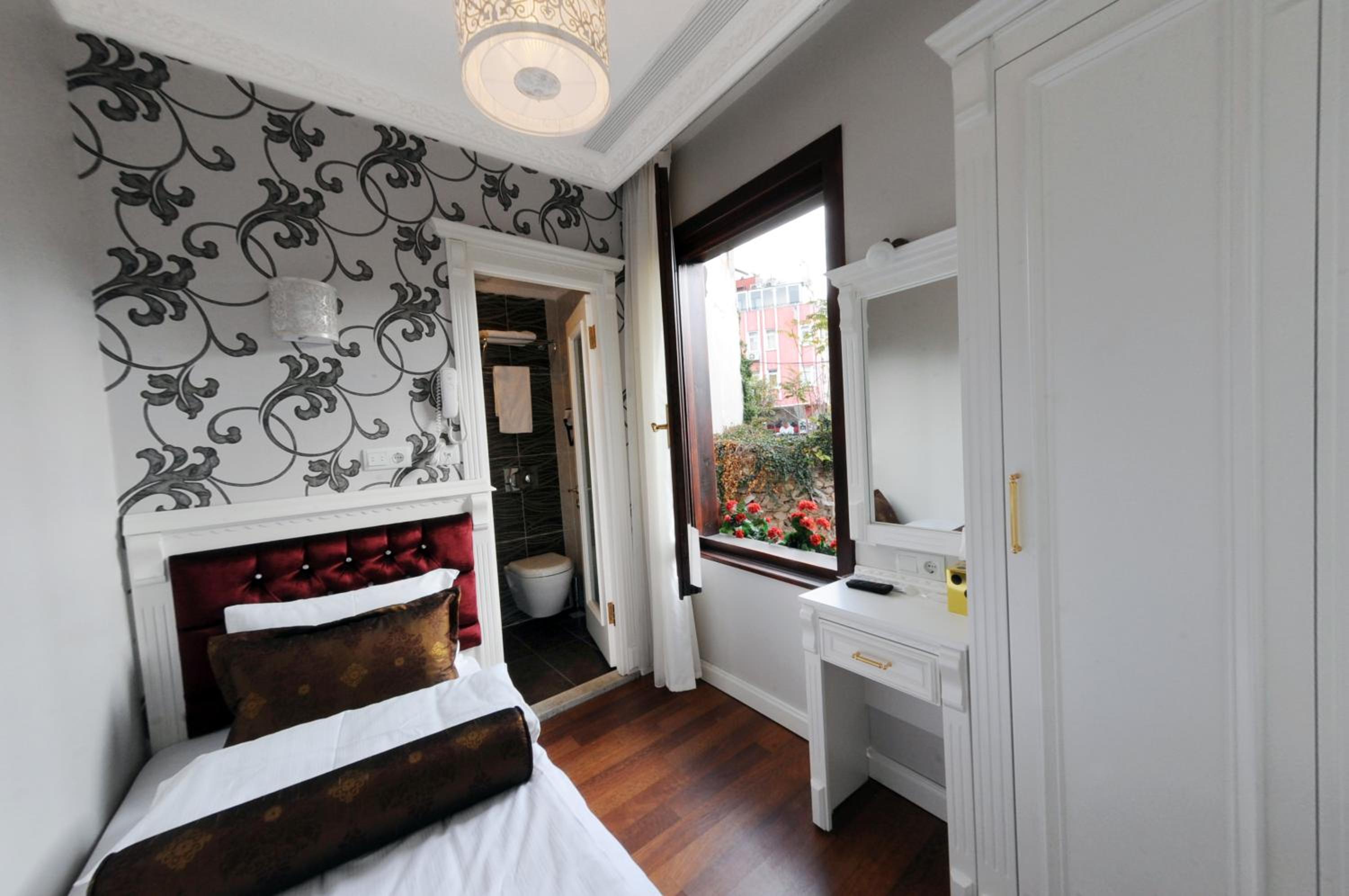 Coliseum Otel - Image 17