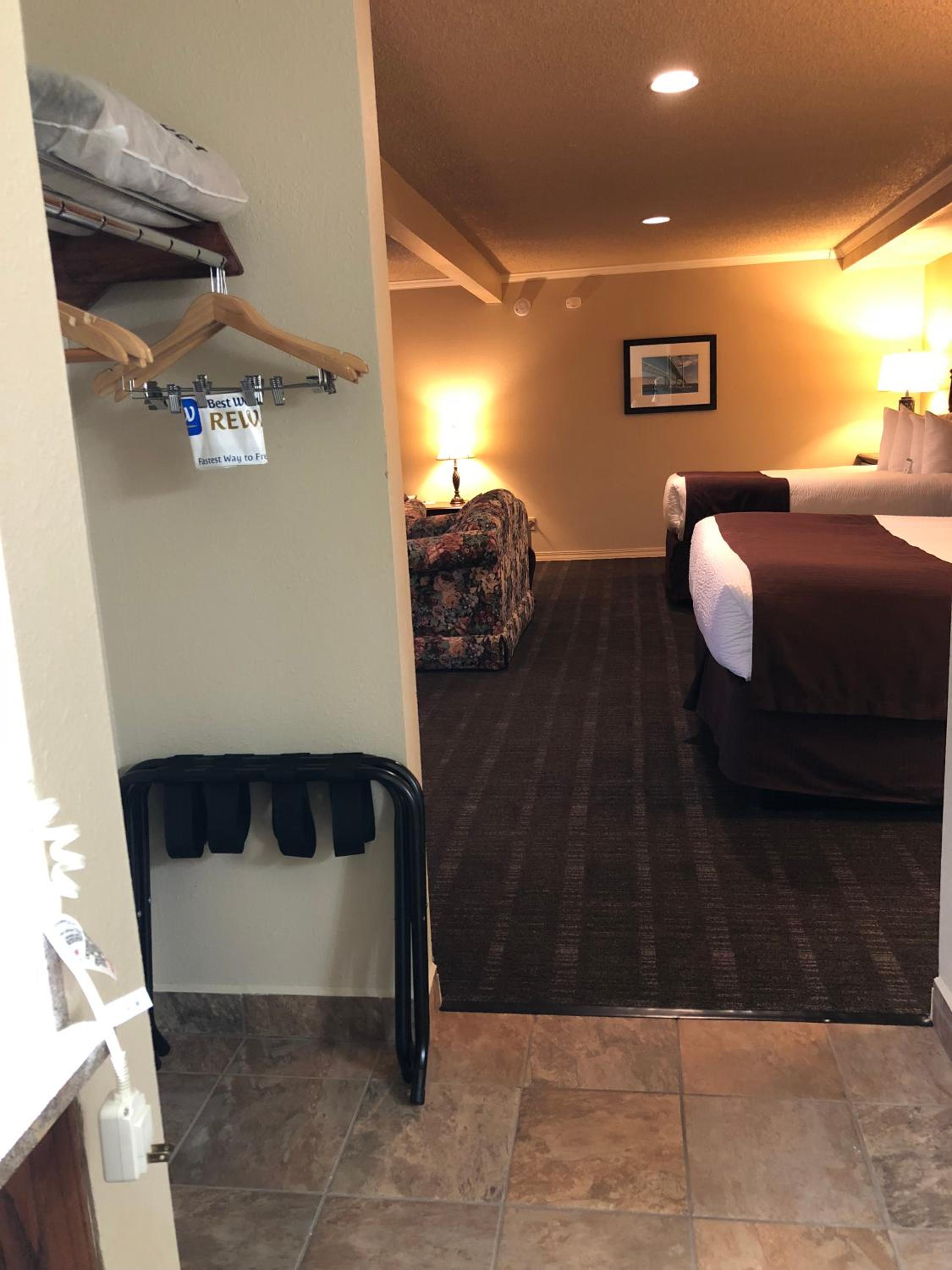 Best Western Lakewood- Historic Landmark