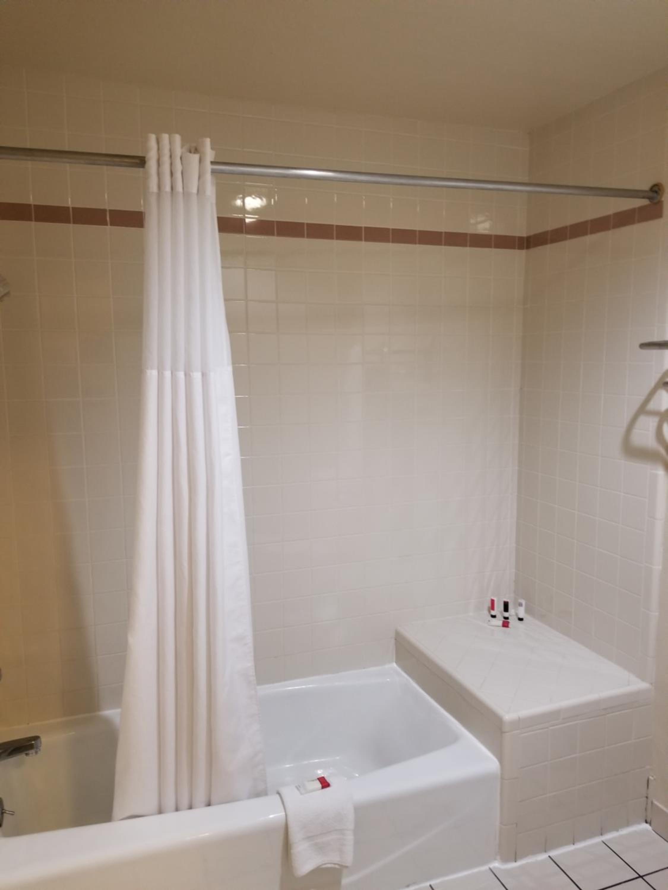 Hayward Vacations - Mission Inn and Suites - Property Image 10