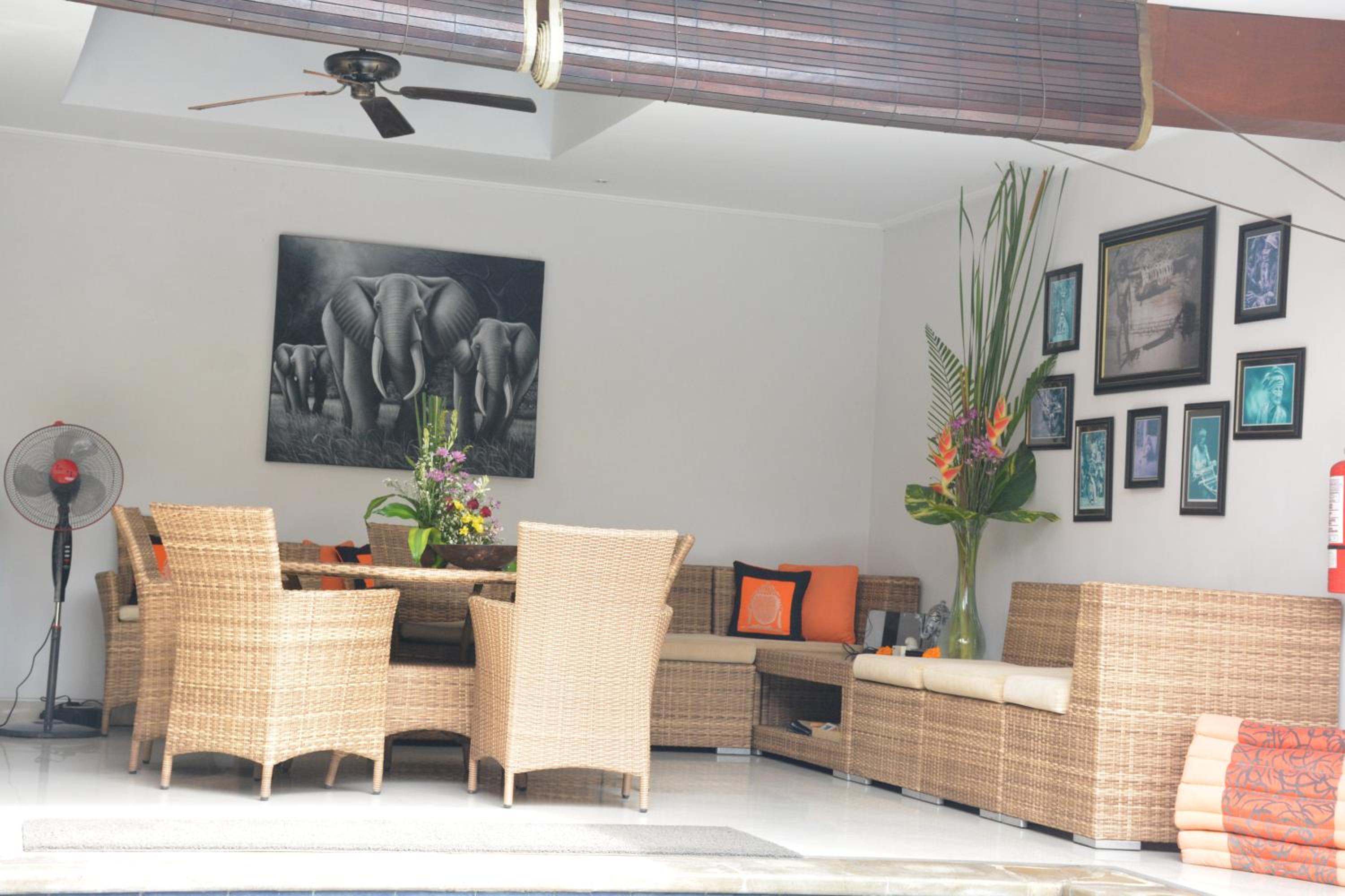 lounge