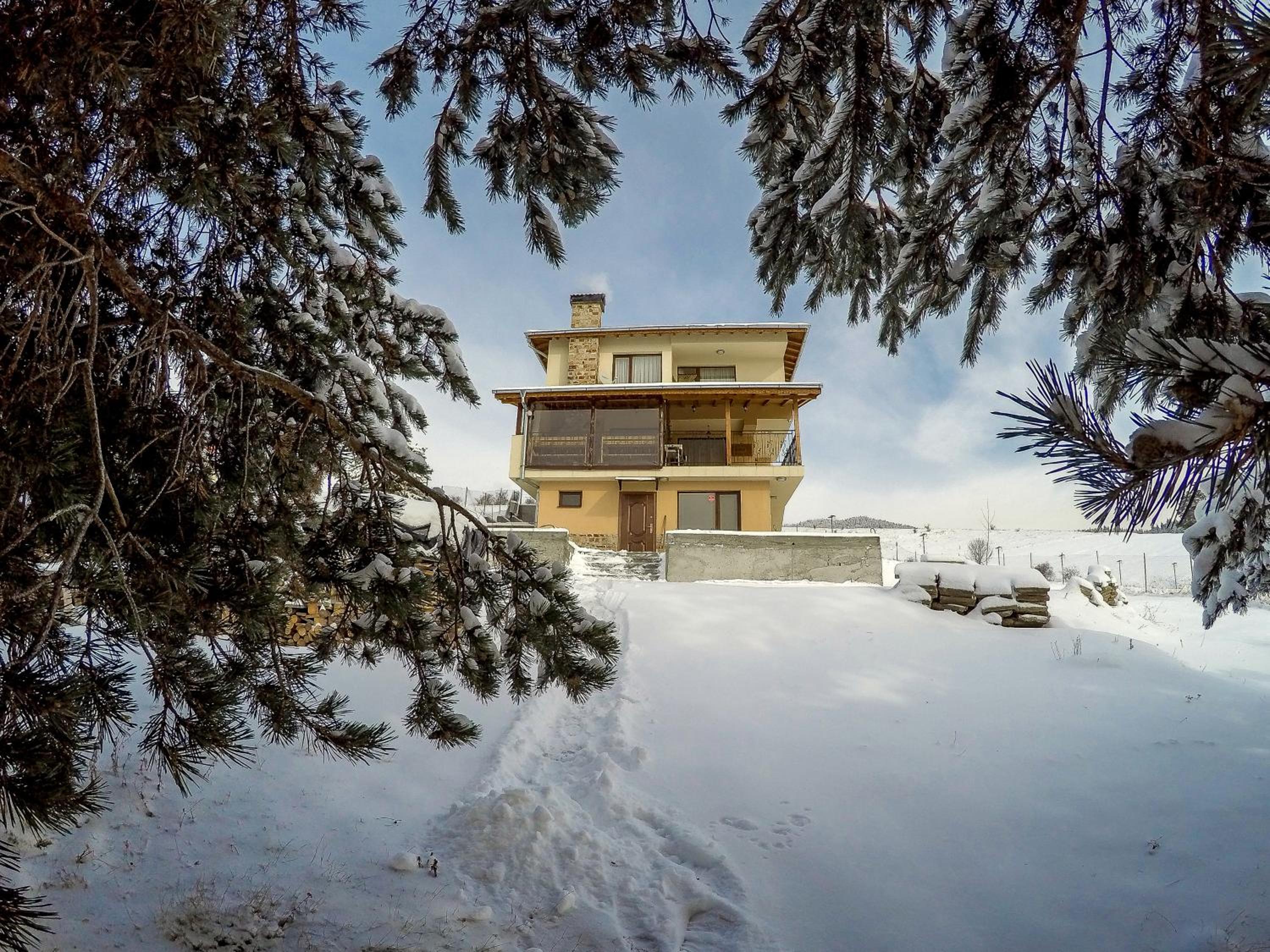 Divna Forest & Lake House