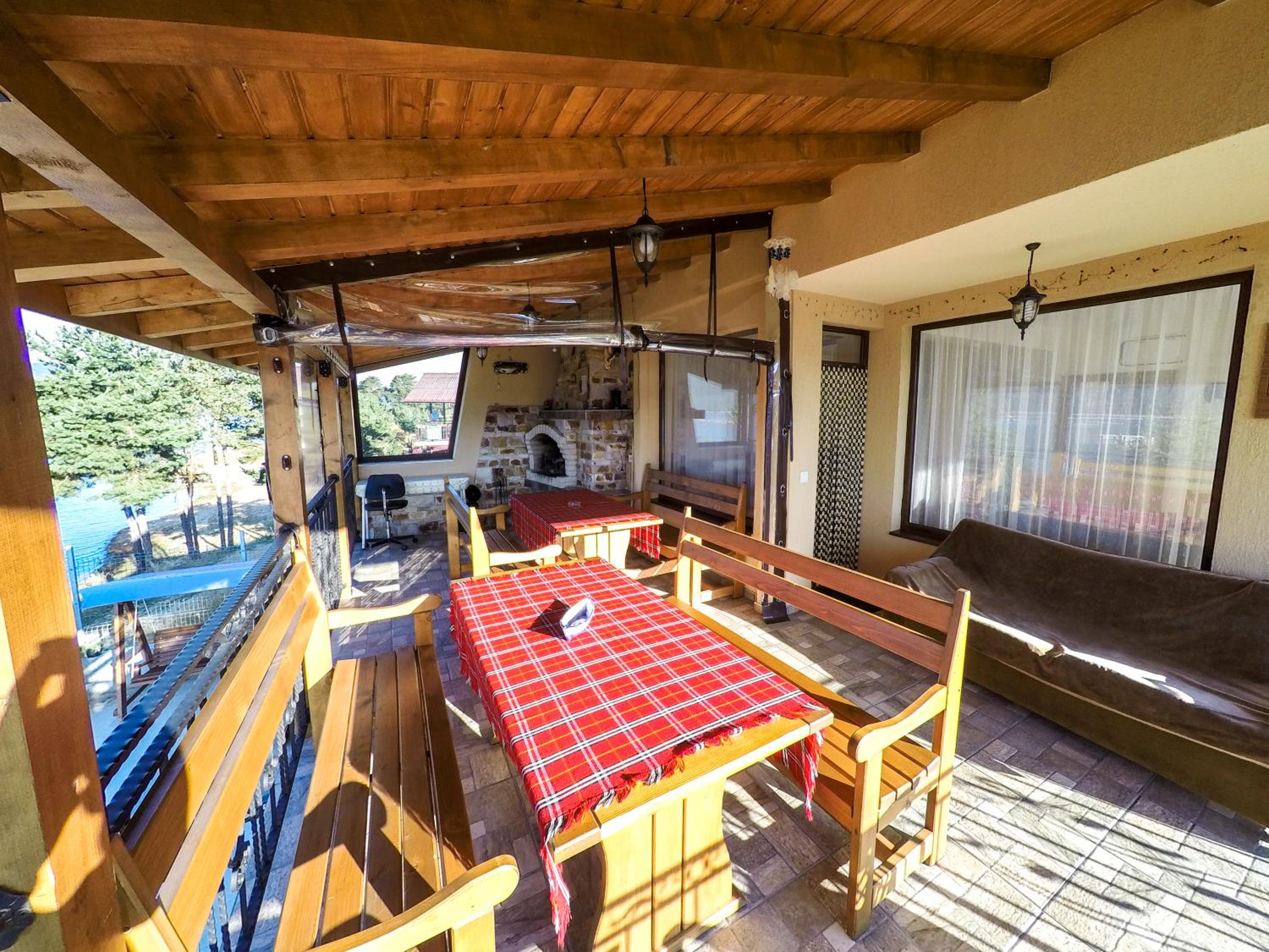 Divna Forest & Lake House