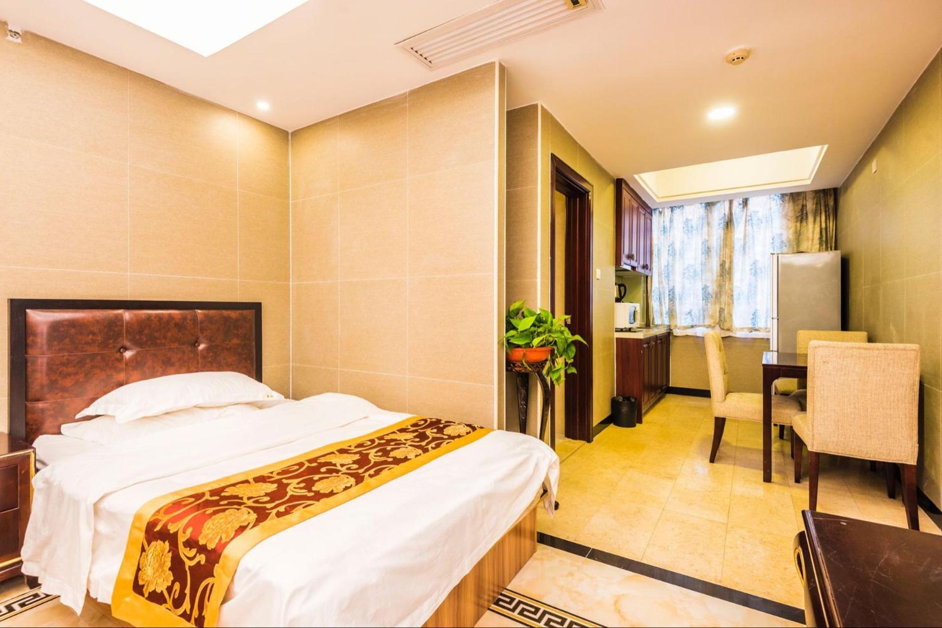 Grand Continental Apartment