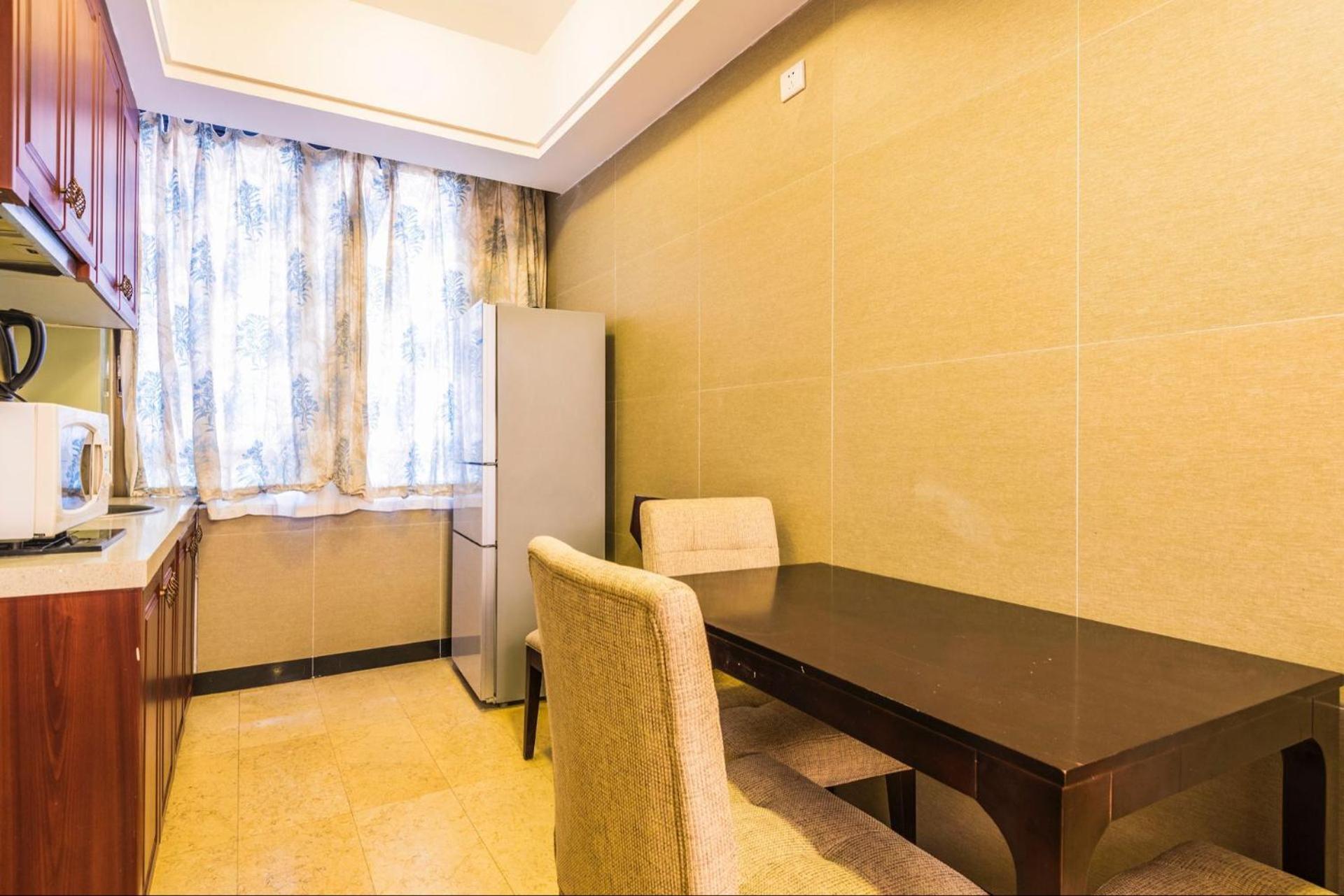 Grand Continental Apartment