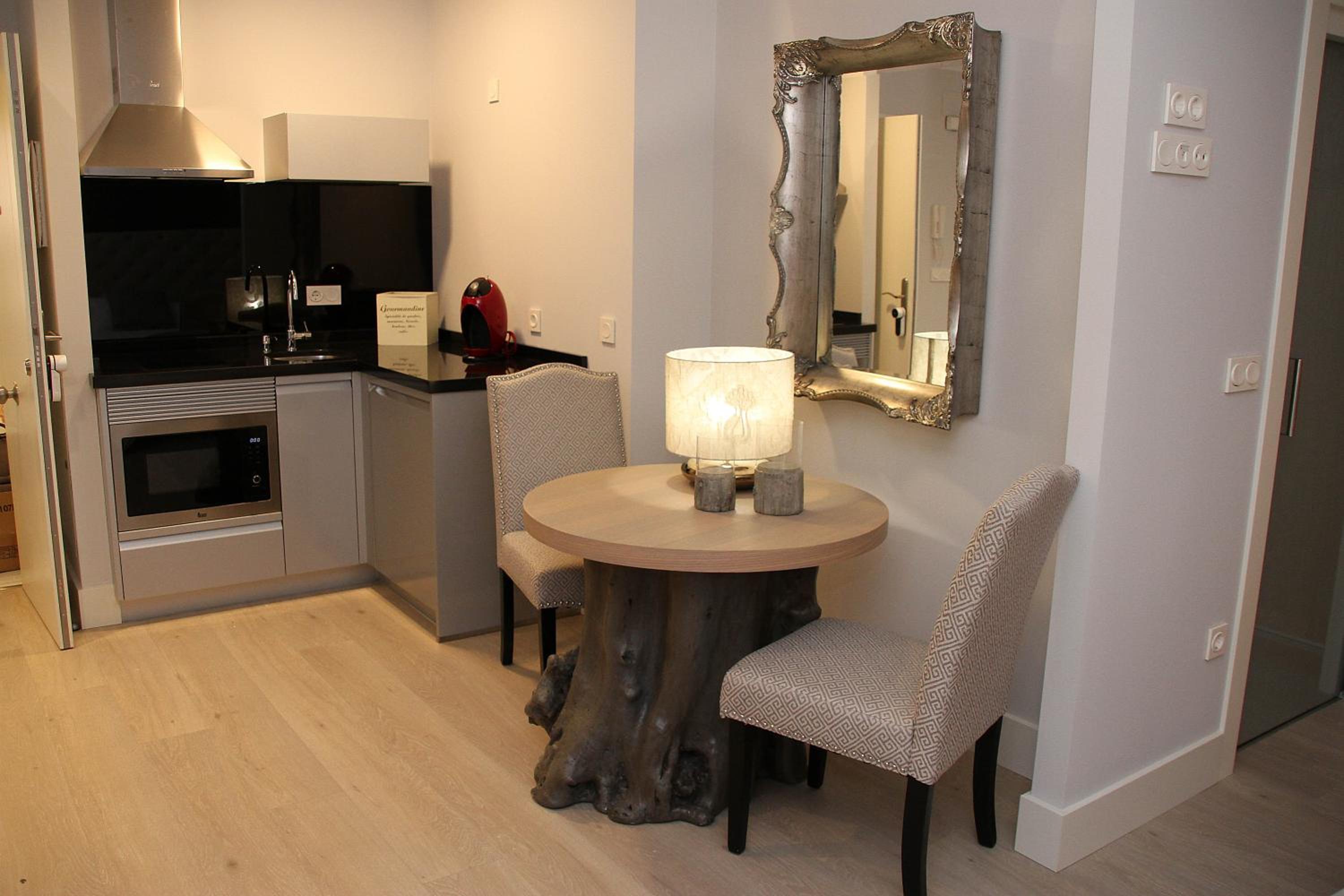 Principia Suites