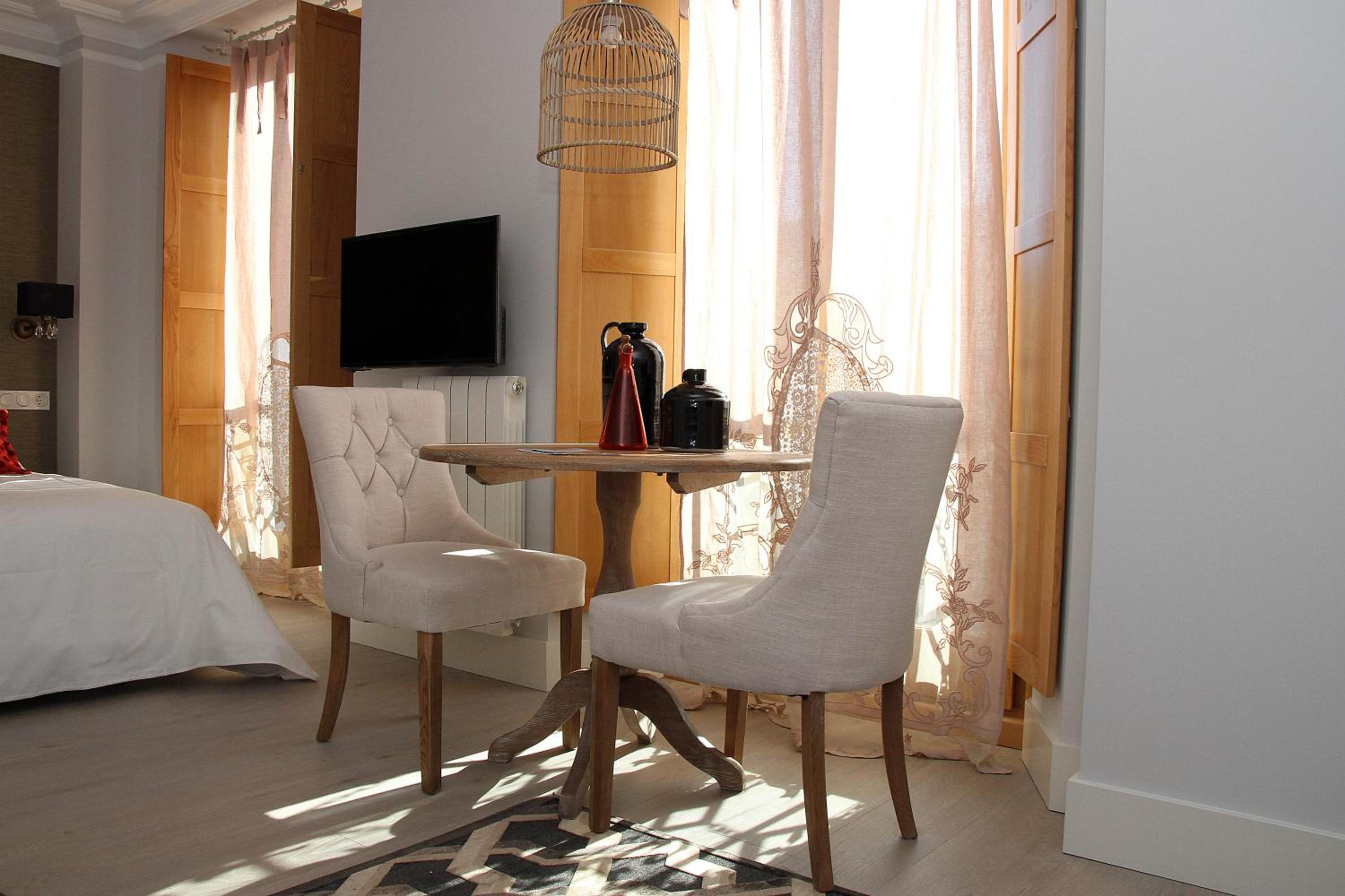 Principia Suites