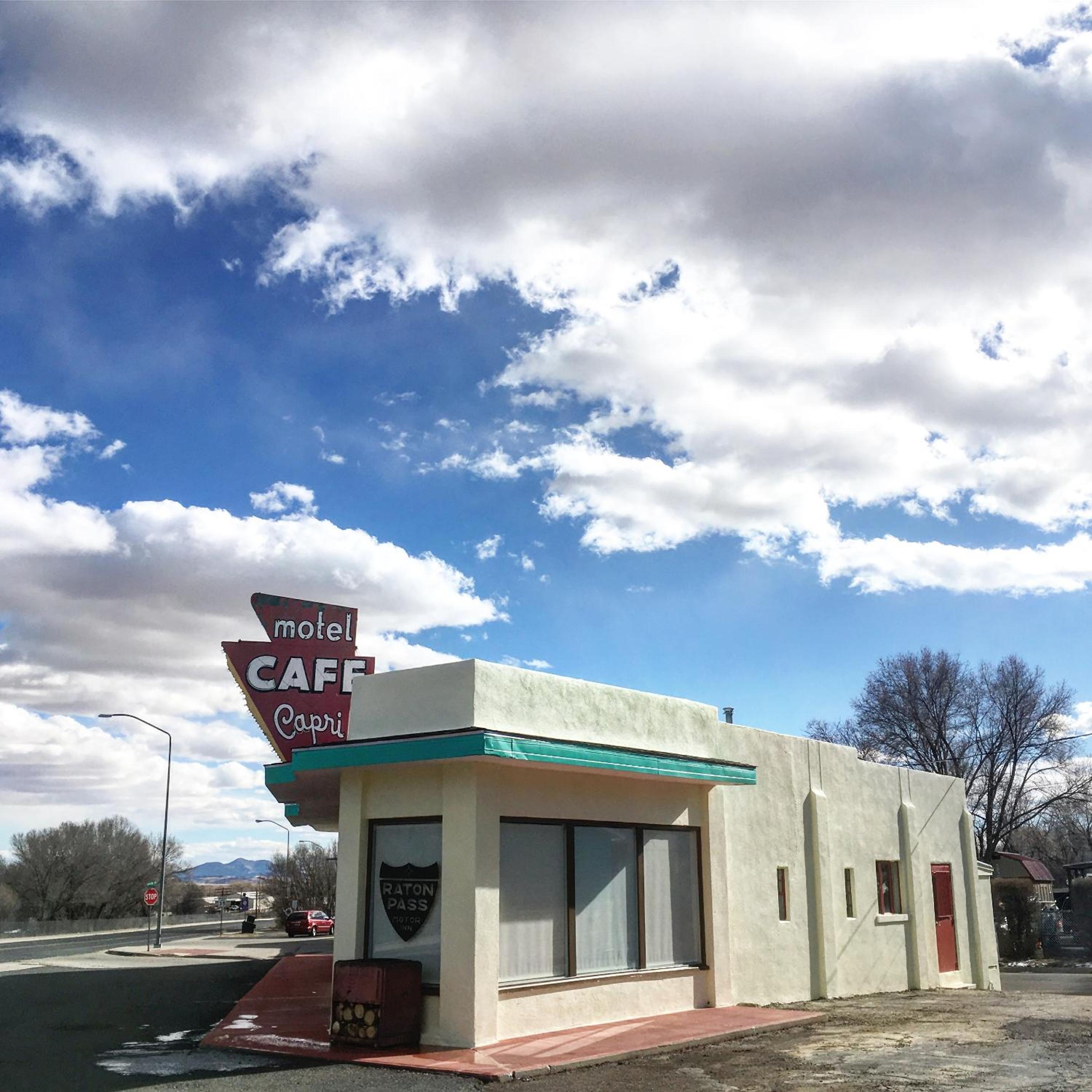 Raton Pass Motor Inn