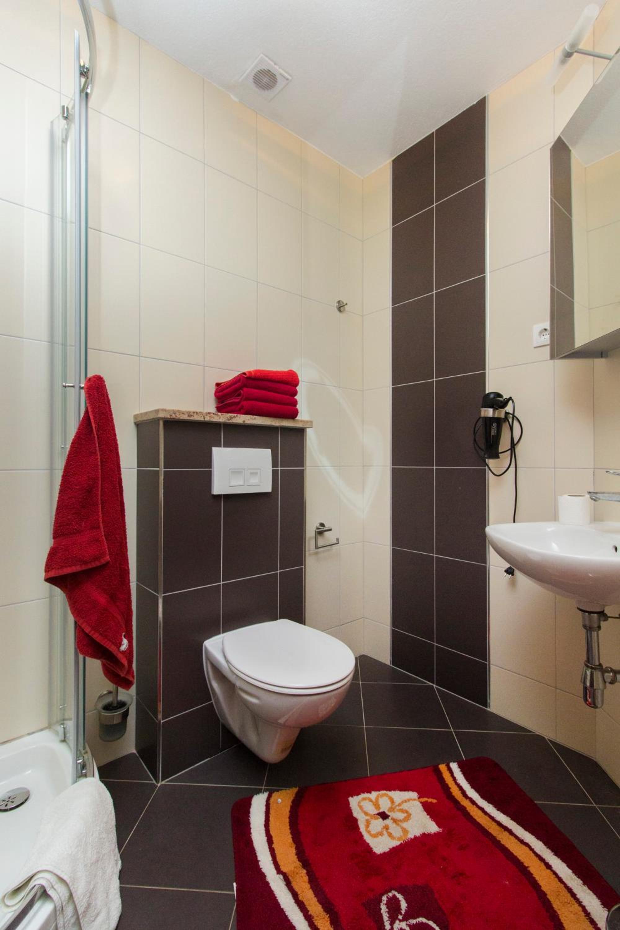 Apartments Gornje Starine view 3