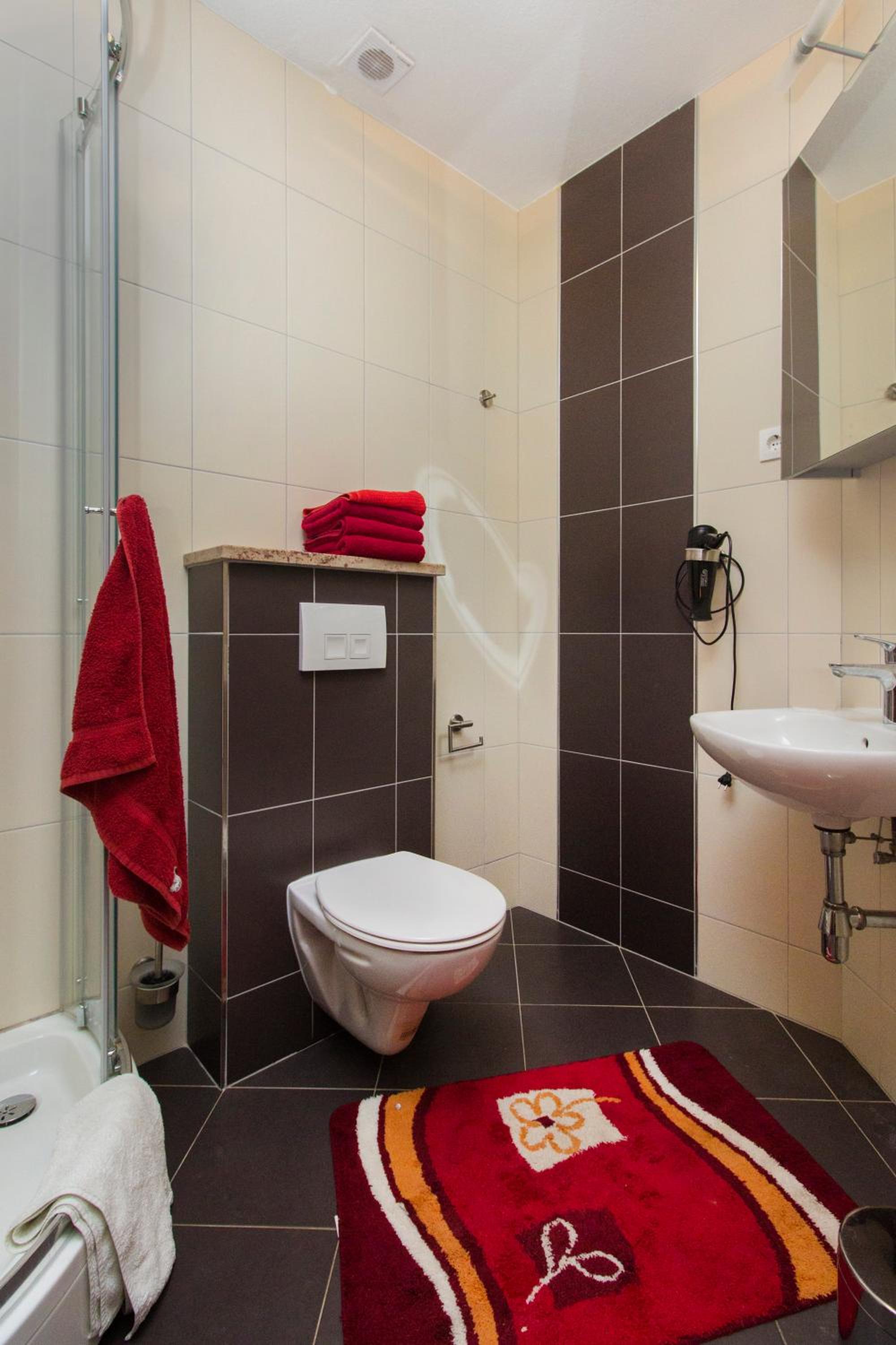 Apartments Gornje Starine view 4