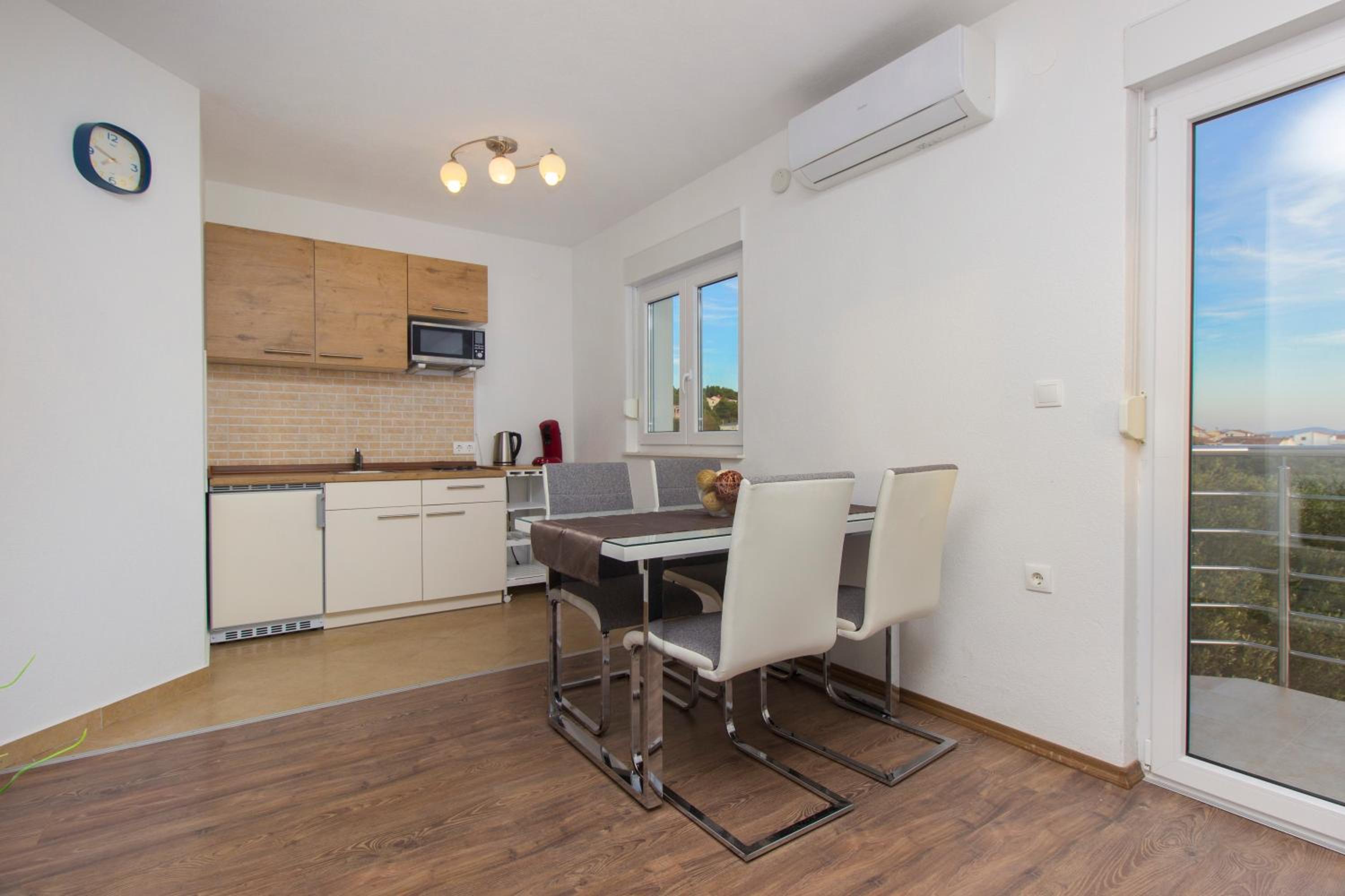 Apartments Gornje Starine view 5