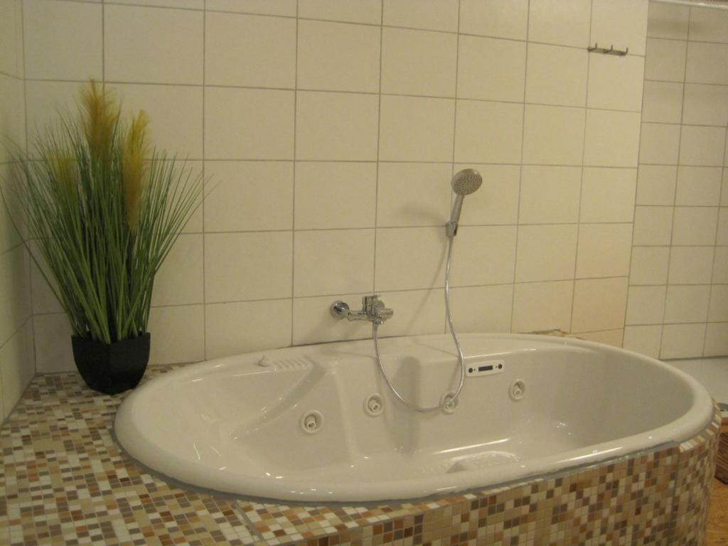 Photo 27