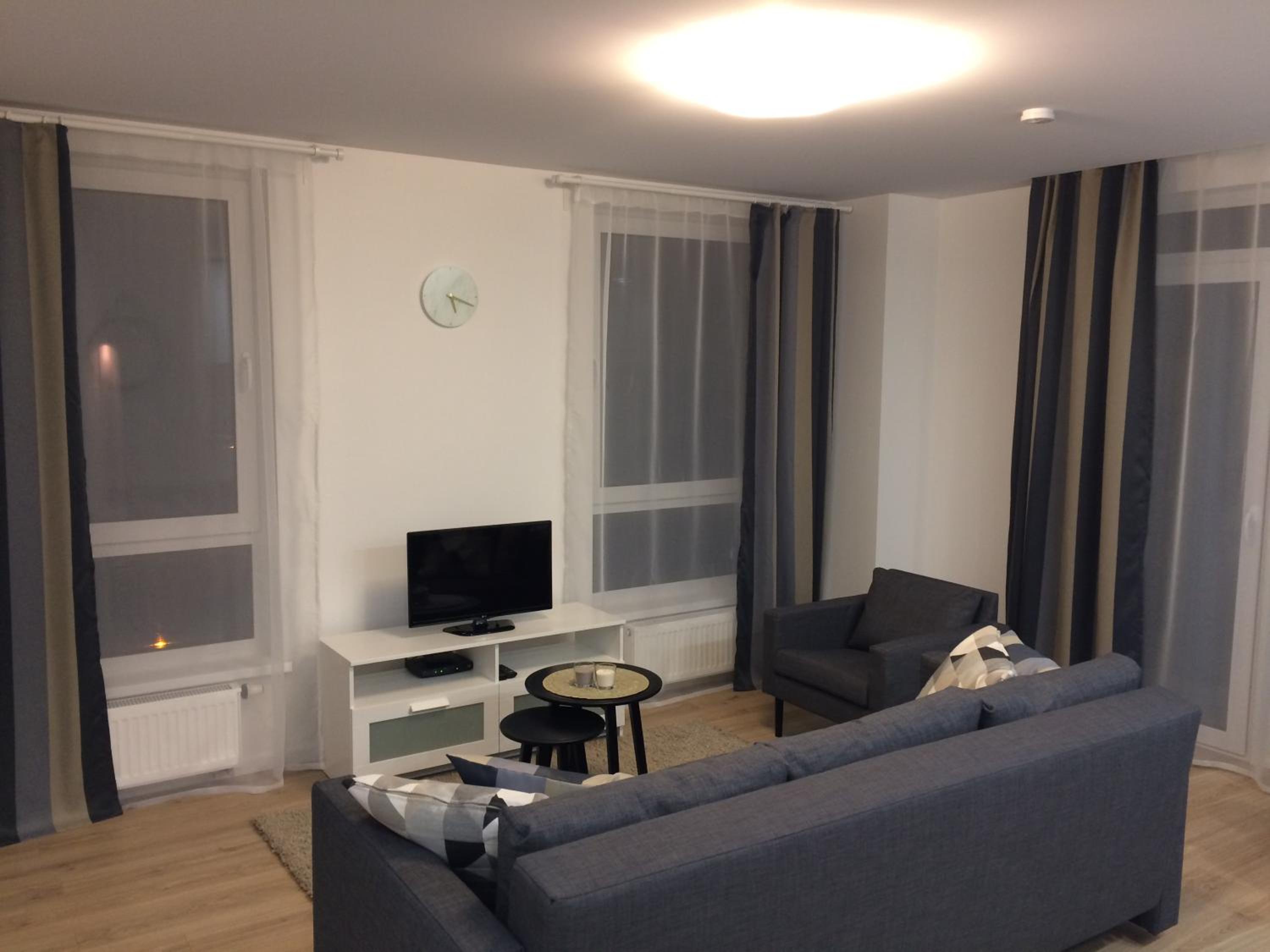 Elegant apartment close to the Old Town view 2
