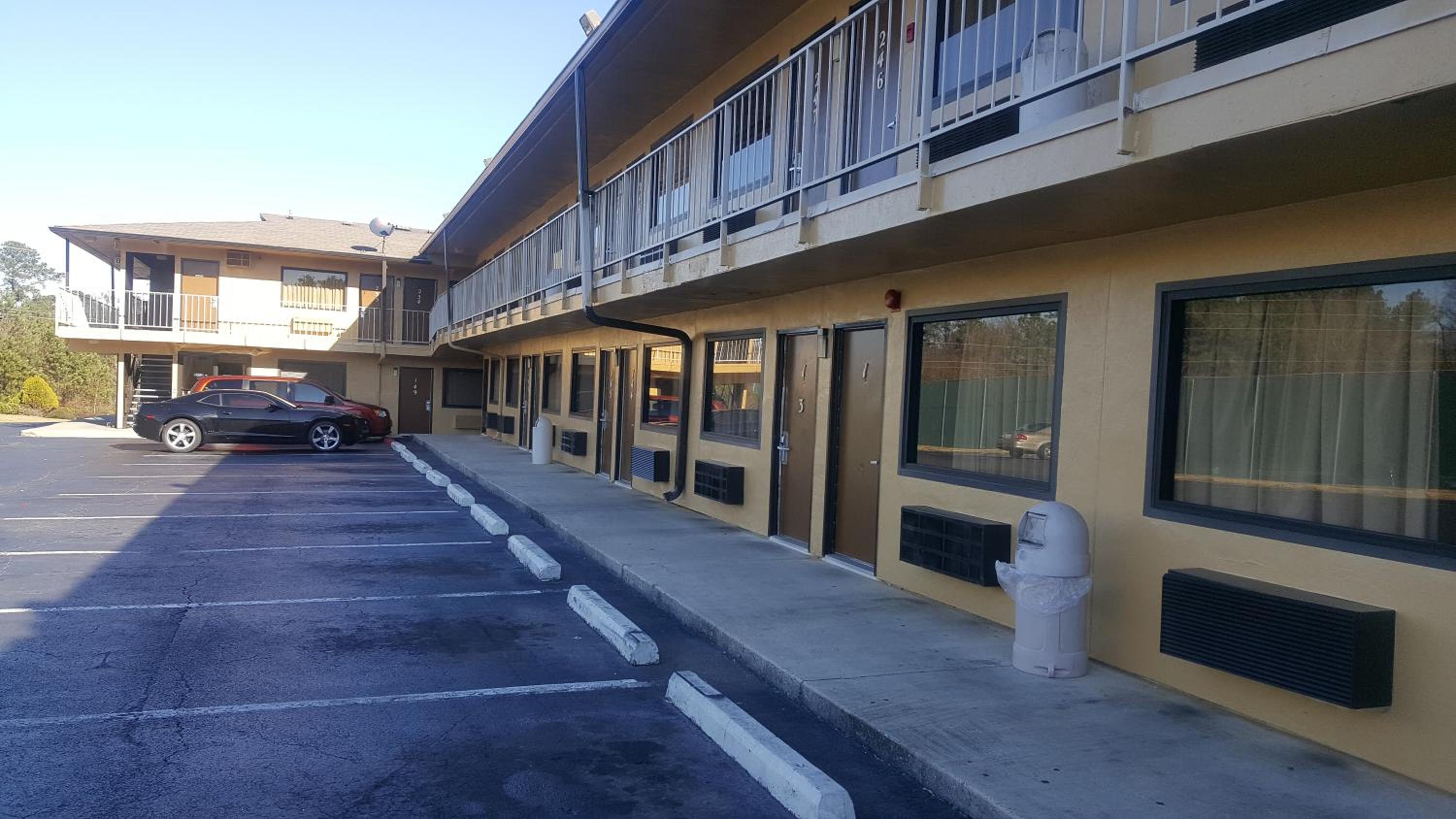 Macon Vacations - America's Best Inn - Macon - Property Image 5