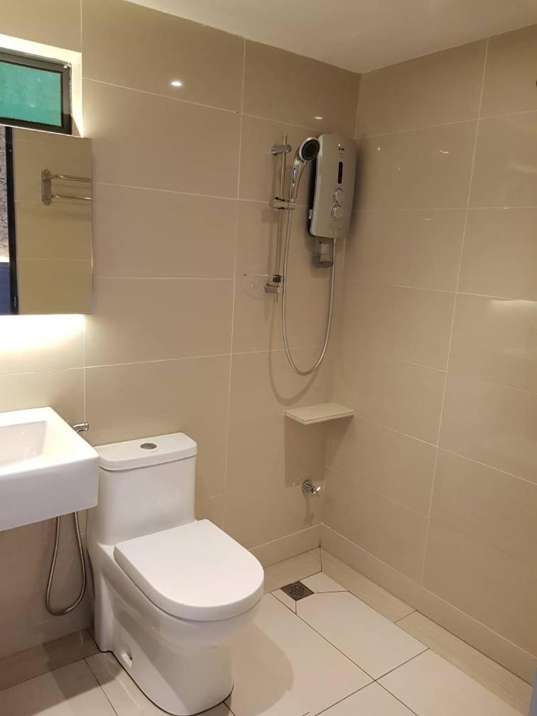 Lilla Waterfall Retreat - Sg Lembing, Kuantan Formerly Known as Casa Hill Resort