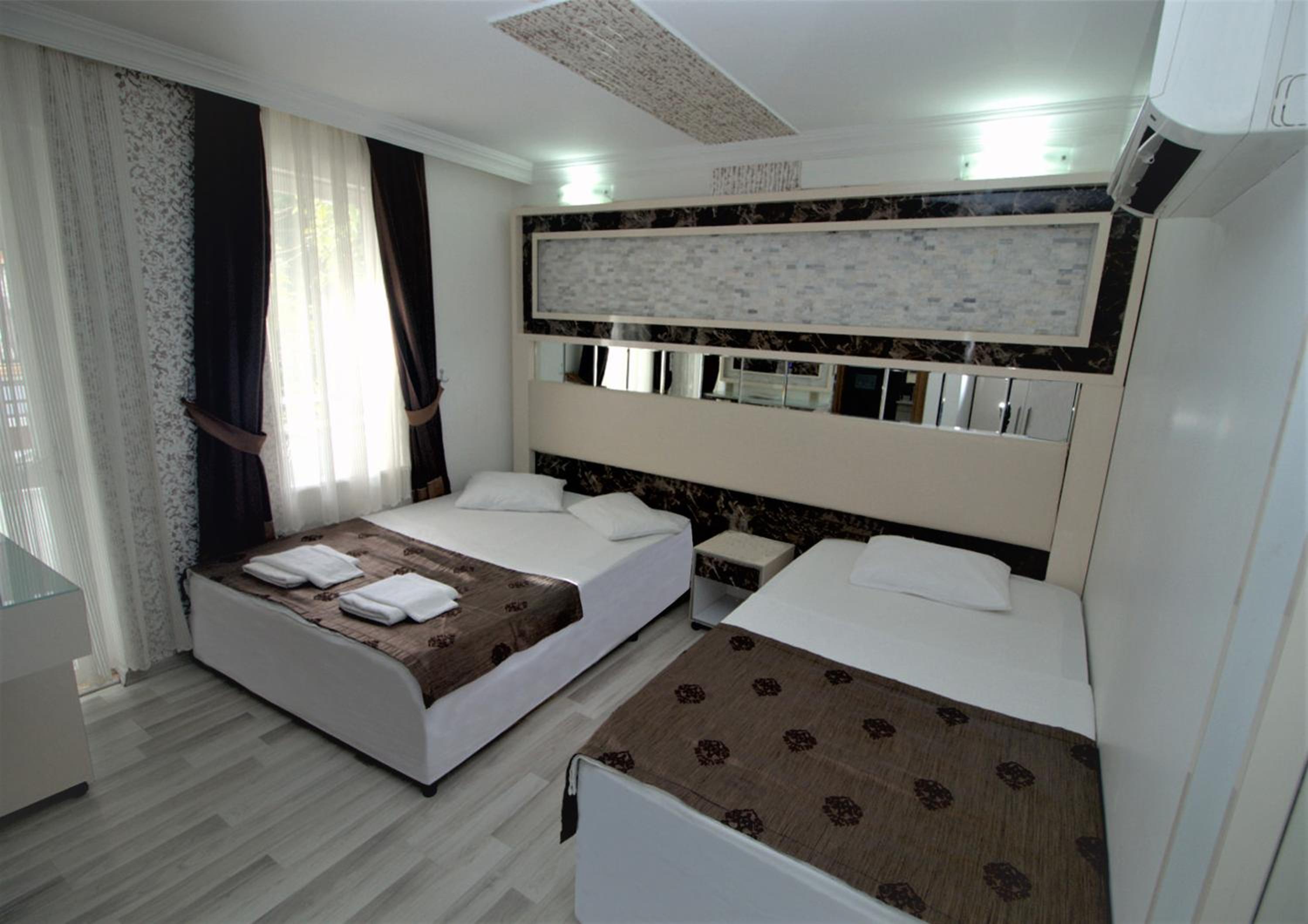 Behram Hotel - Image 5
