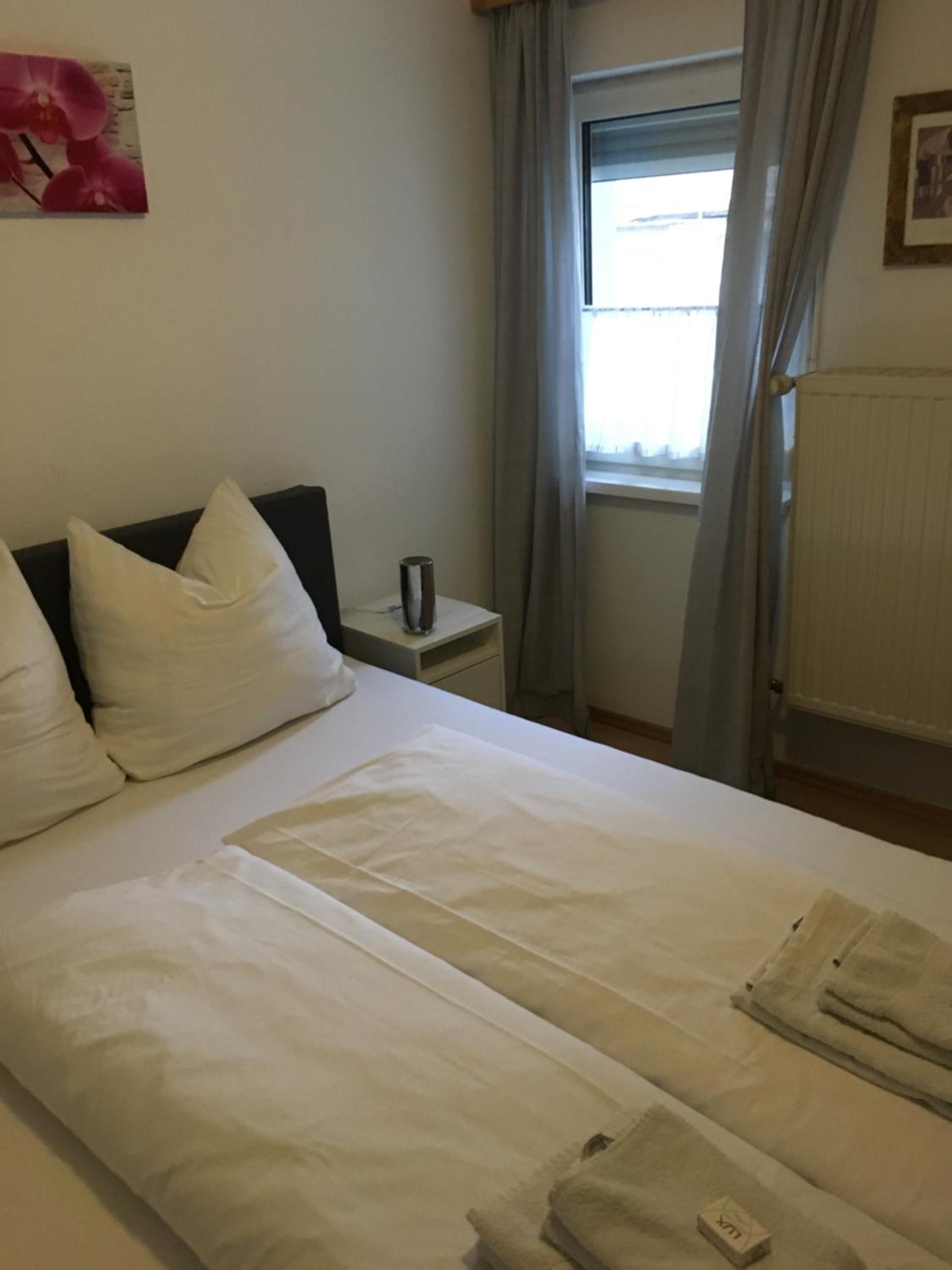 Pension Sunnseitn - Gasthof - Café - Weinkeller