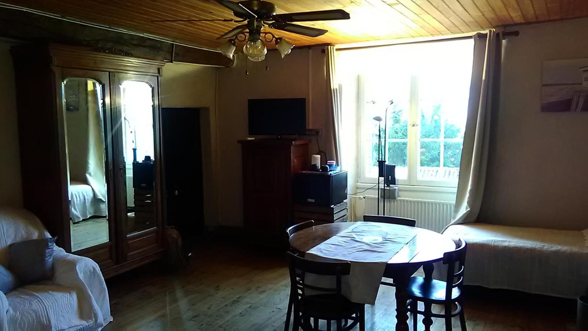 Manoir Le Cristal , grosses reductions sur les entrées du Futuroscpe, petites et grandes chambres familiales