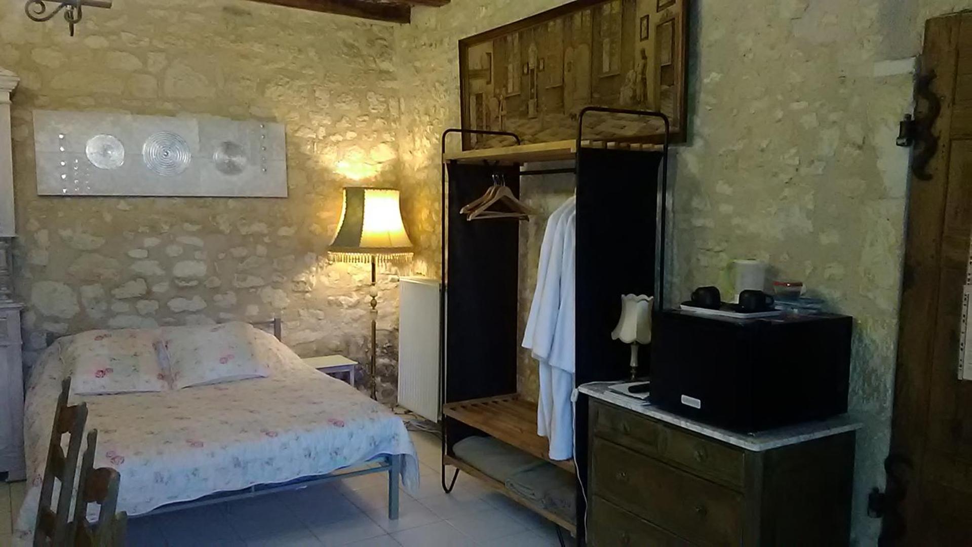 Manoir Le Cristal , grosses reductions sur les entrées du Futuroscpe, petites et grandes chambres familiales