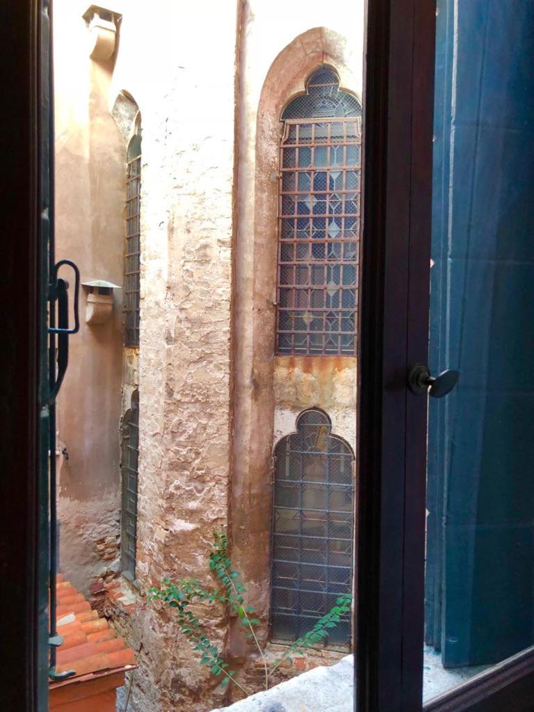 KEY LOCATION near Palazzo Grassi