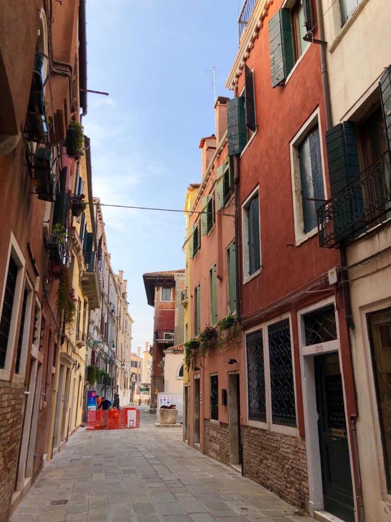 KEY LOCATION near Palazzo Grassi