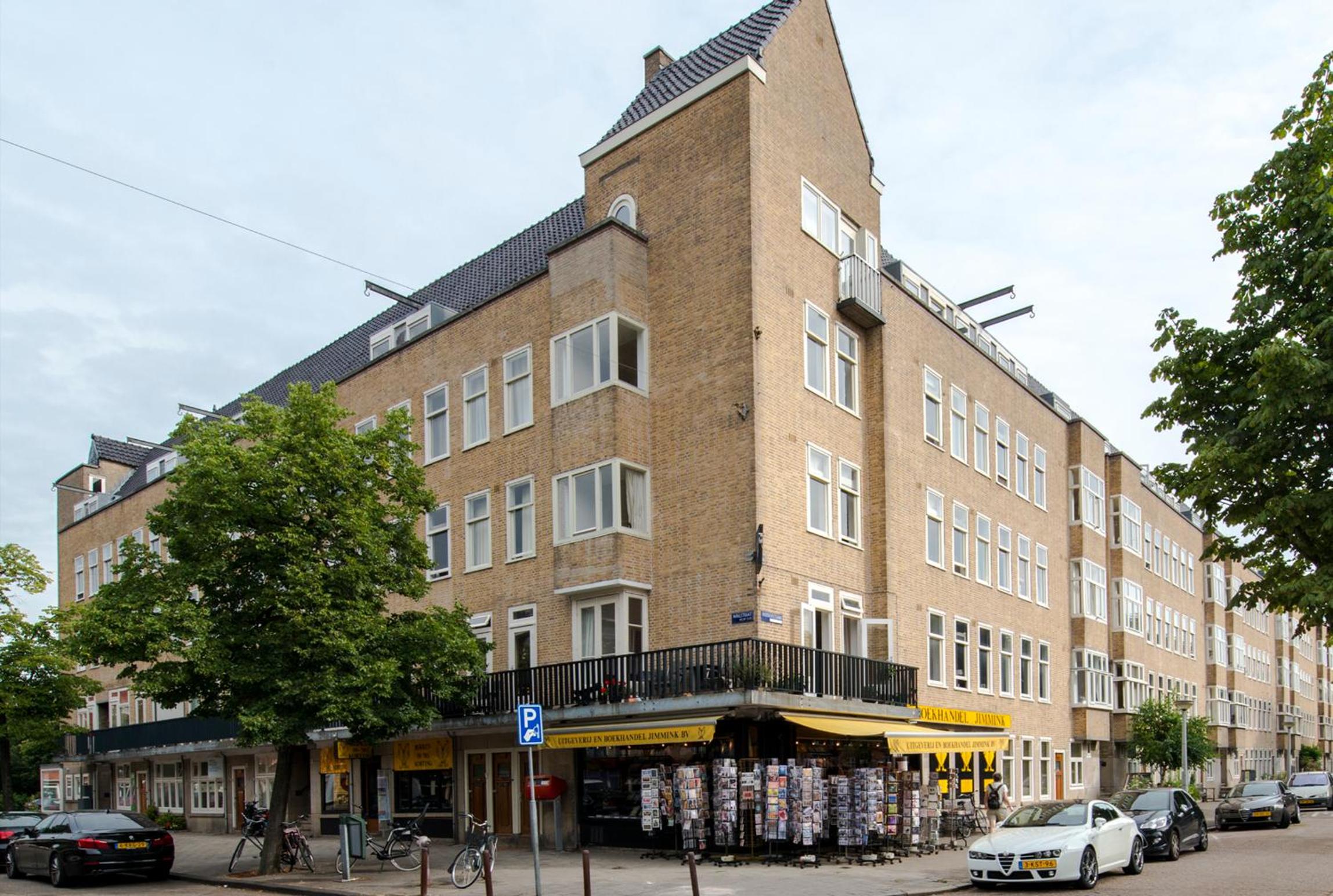 Beautiful penthouse near Rai and centre