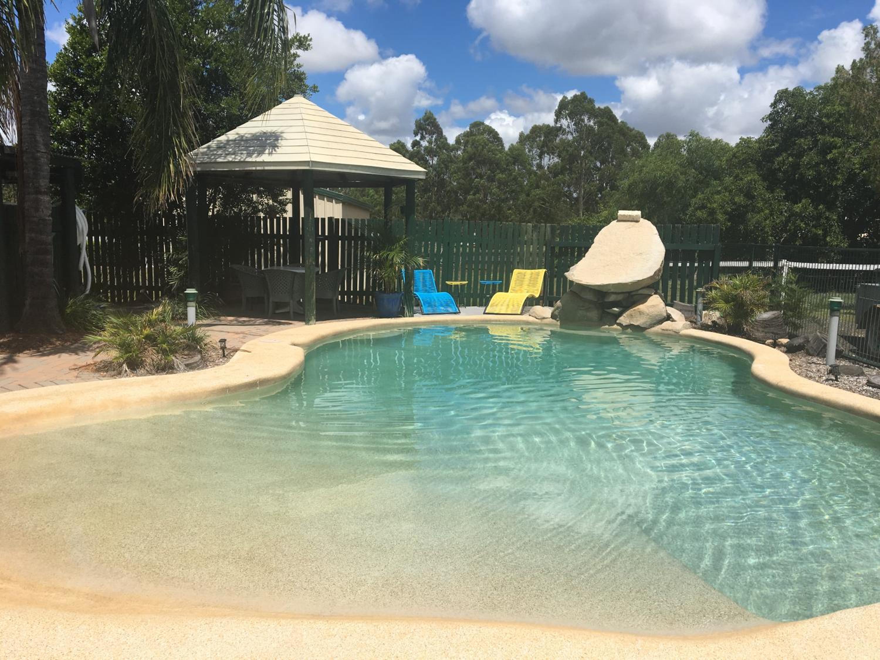Wondai Colonial Motel & Ivory's Restaurant