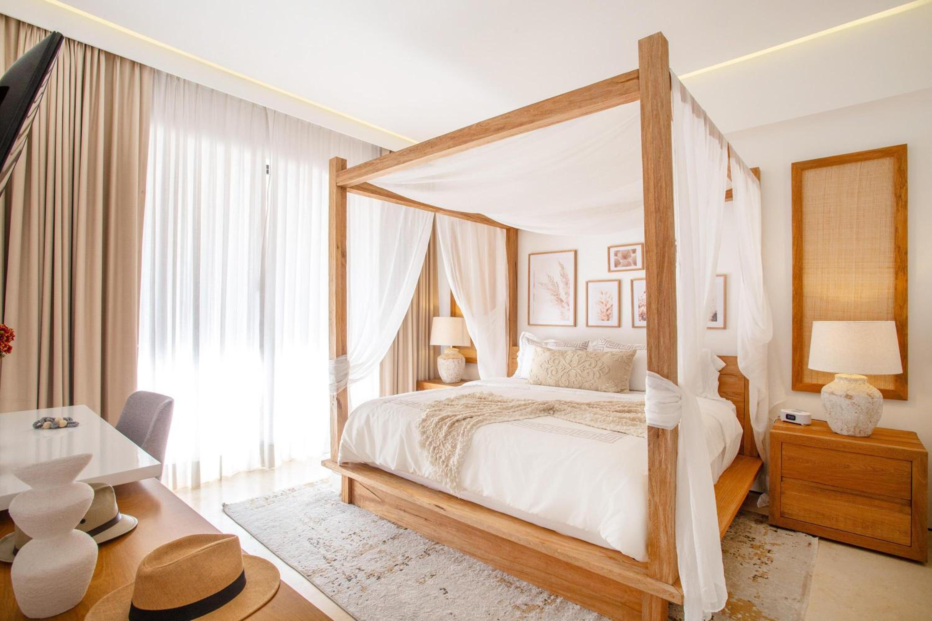 Luxury 1BR + Flex + Heated Rooftop Pool in Soho PV