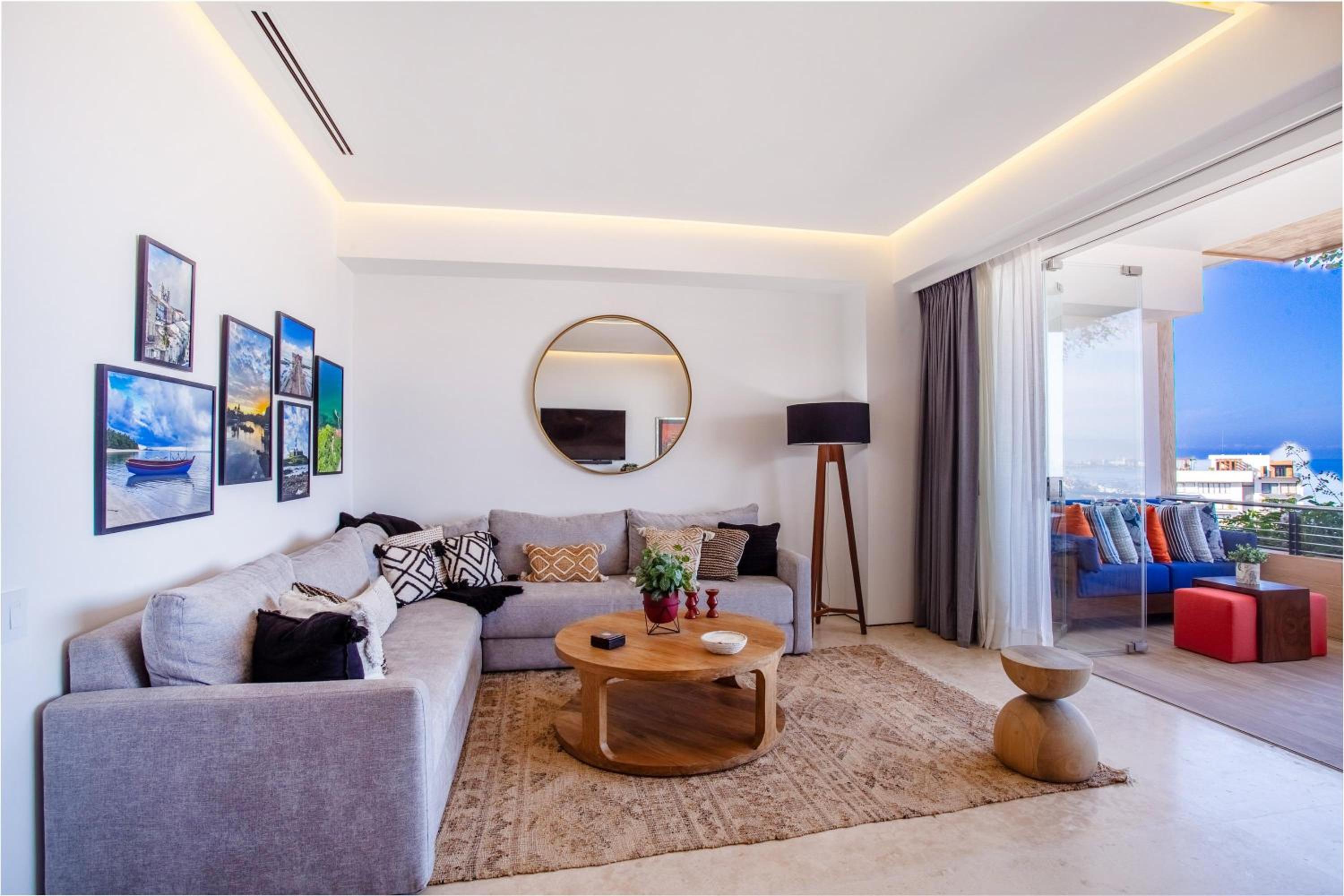 Luxury 1BR + Flex + Heated Rooftop Pool in Soho PV