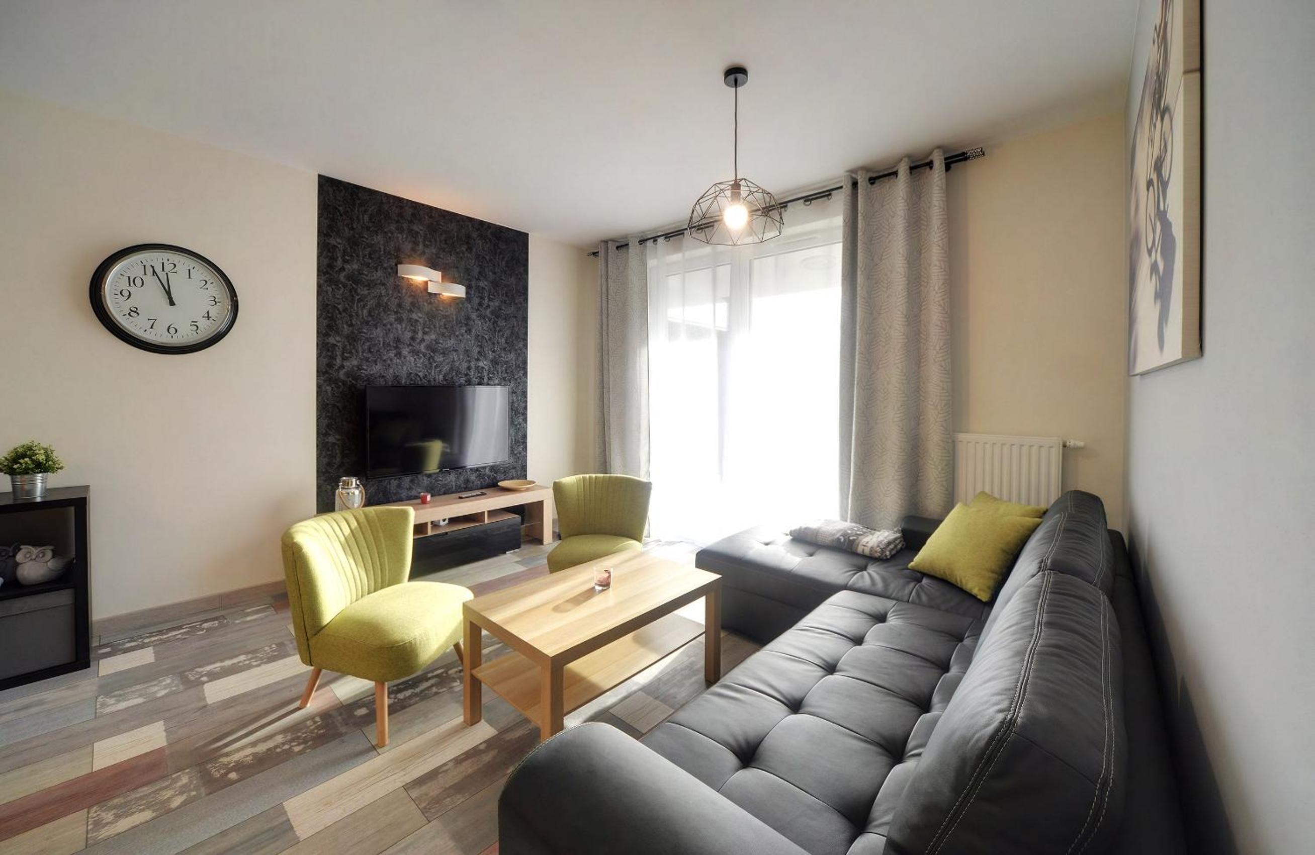 Eleganckie Apartamenty Sun Seasons 24 w Świeradowie Zdroju z Widokiem na Góry by Noclegi Renters view 3